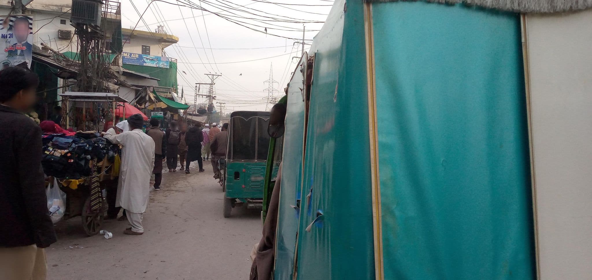 Street view near Park Plaza Hotels, Peshawar — © RobinGoix (CC BY-SA · Mapillary)