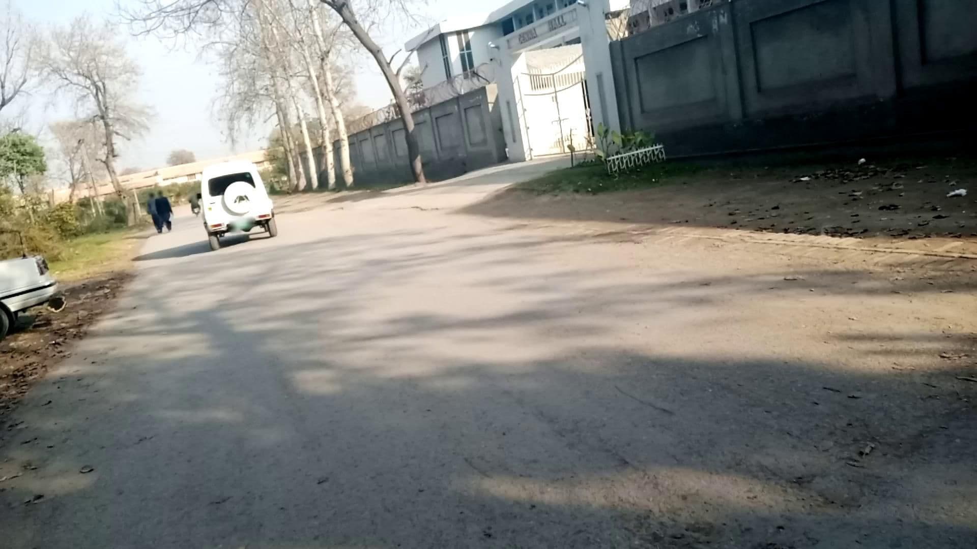 Street view near Cenna Hall KMC, Peshawar — © RobinGoix (CC BY-SA · Mapillary)