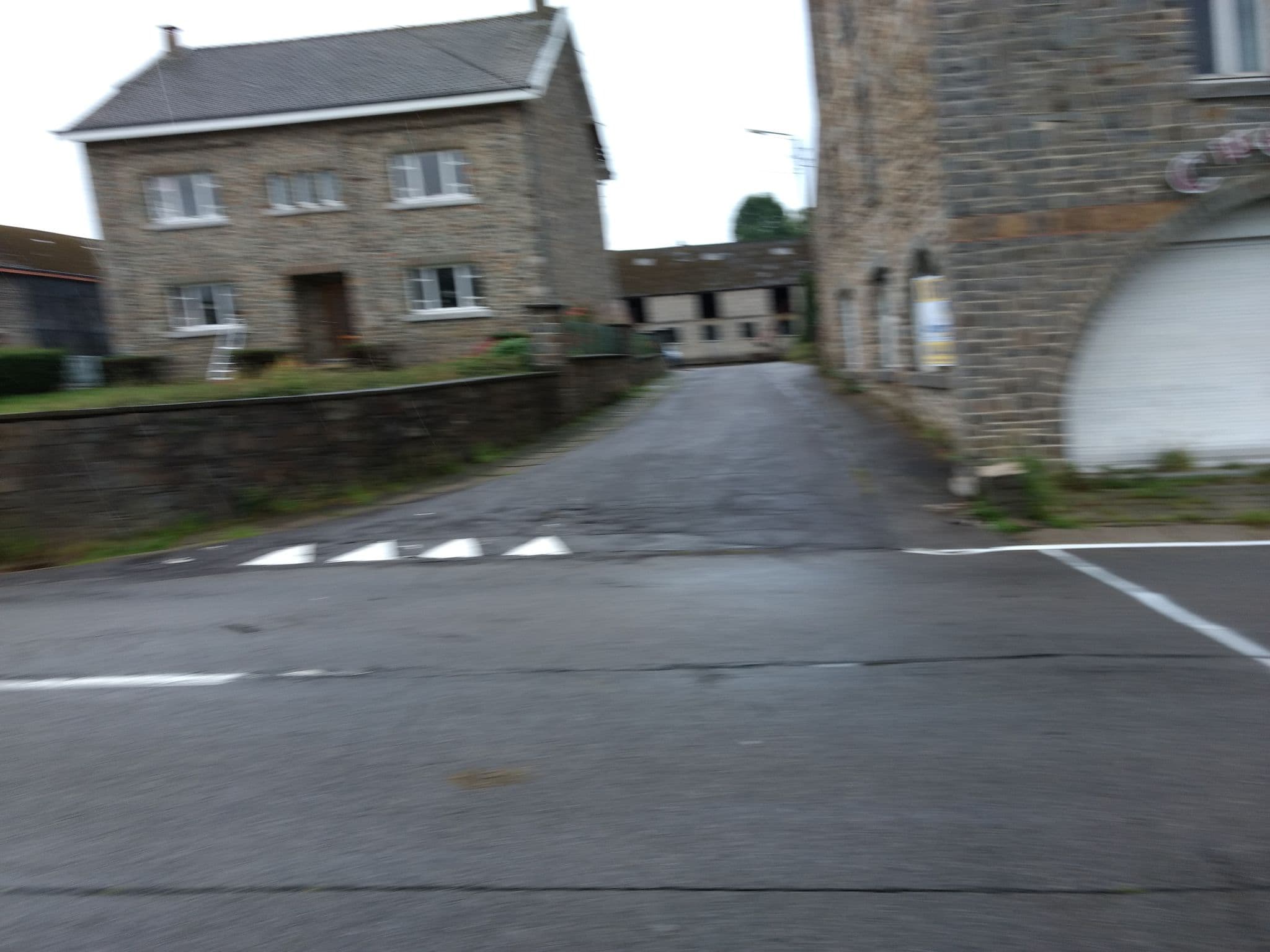 Street view near Gîte de vacances "Le Cheslé", La Roche-en-Ardenne — © polyglot (CC BY-SA · Mapillary)