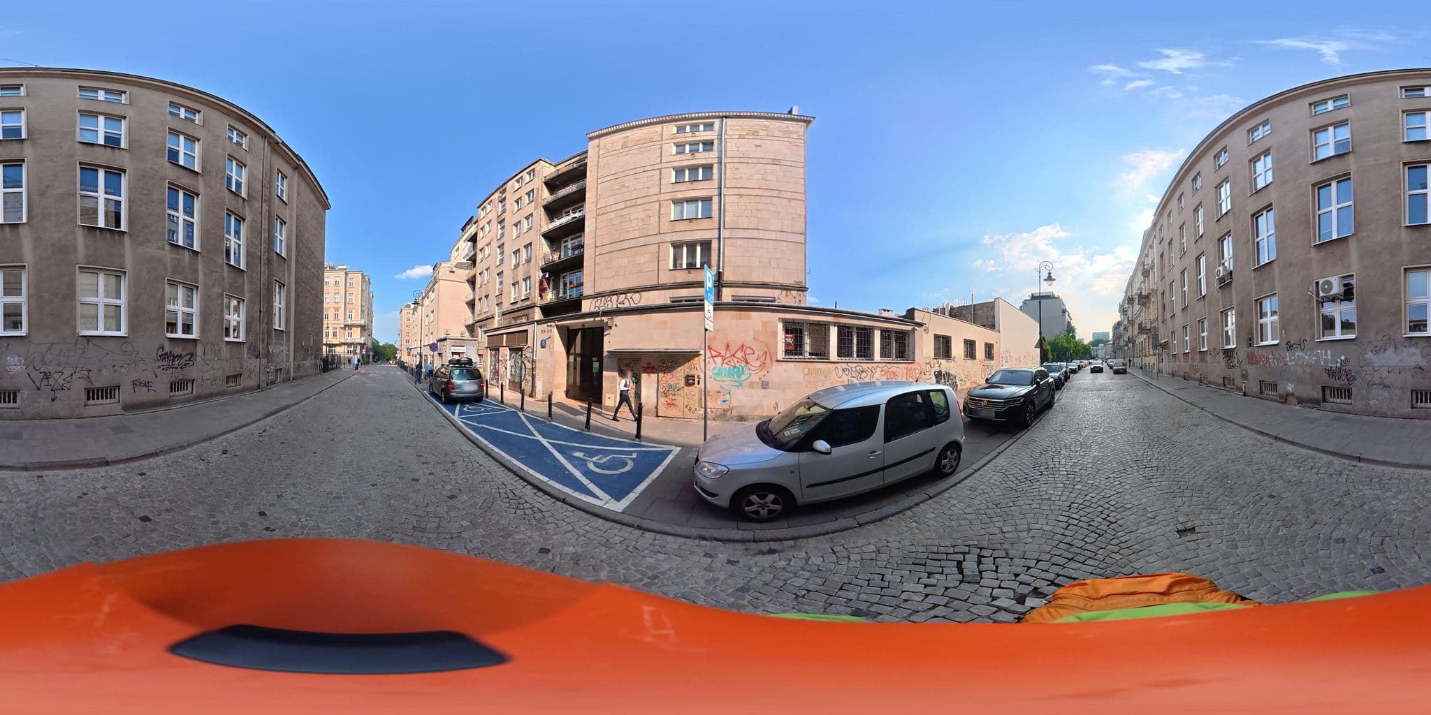 Street view near Obywatelskiej Fundacji Pomocy Dzieciom, Śródmieście — © awizonosz (CC BY-SA · Mapillary)