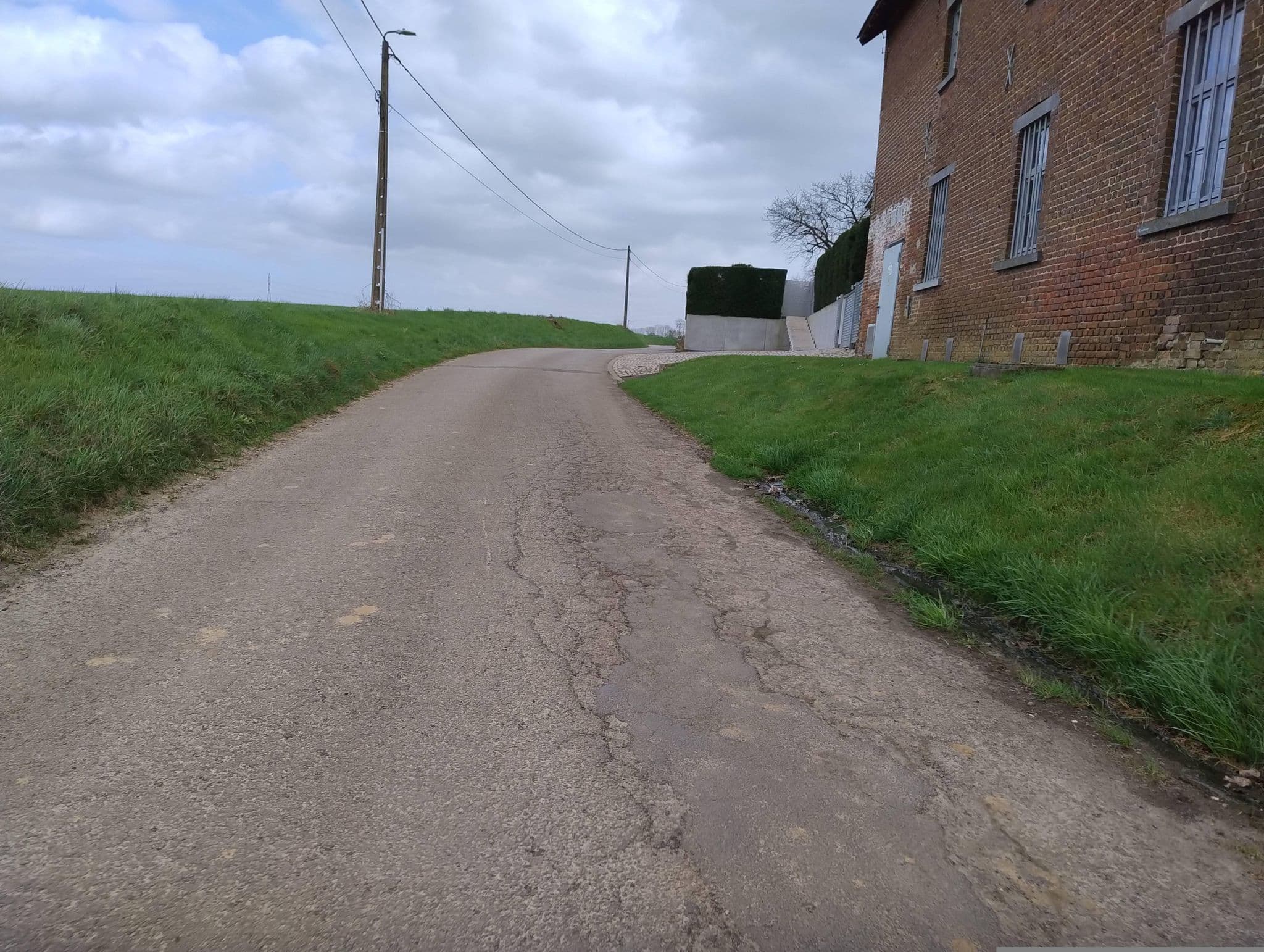 Street view near Zone 21, Pellenberg — © polyglot (CC BY-SA · Mapillary)