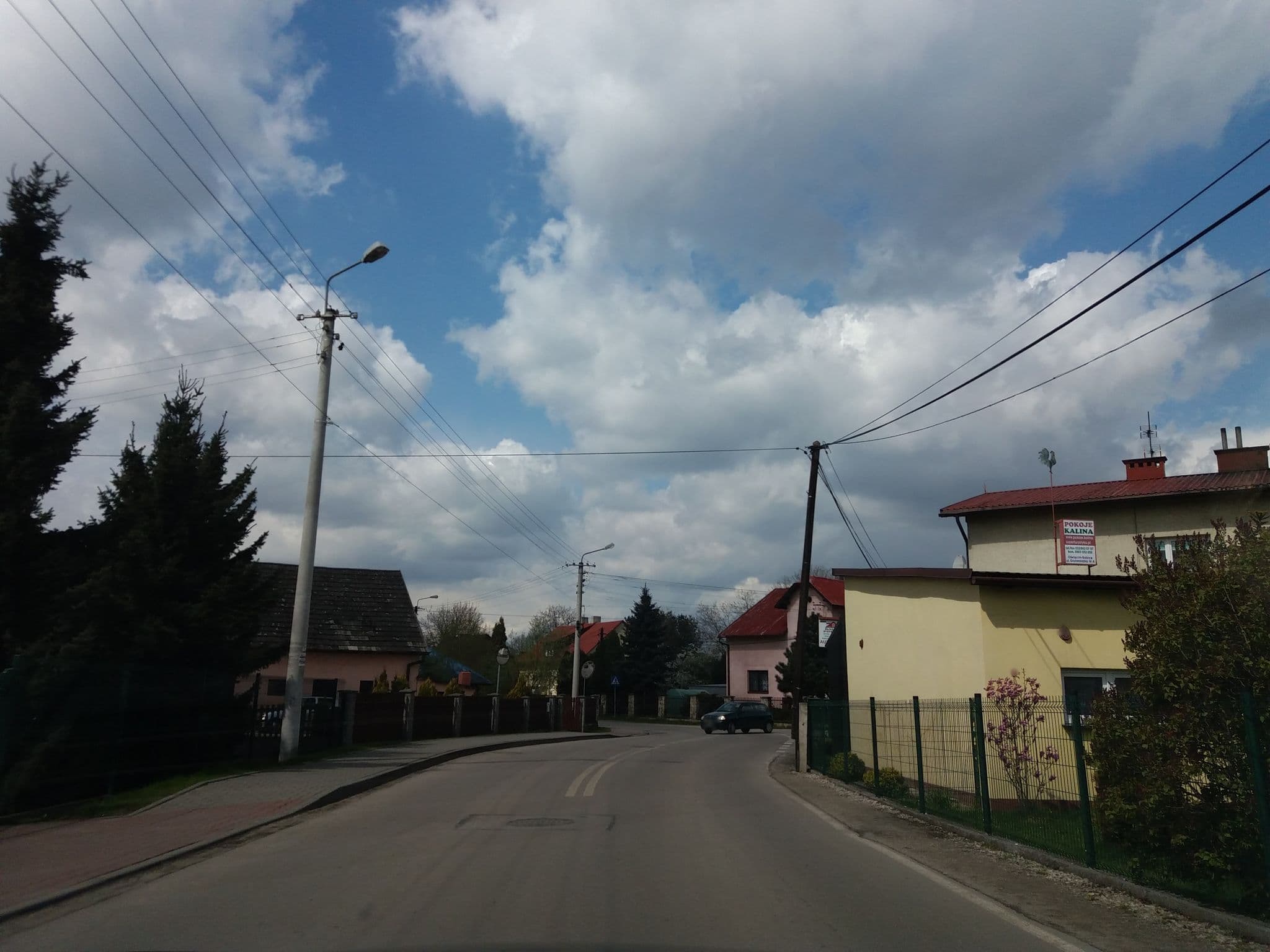 Street view near Pokoje Gościnne "KALINA", Babice — © czadzik (CC BY-SA · Mapillary)