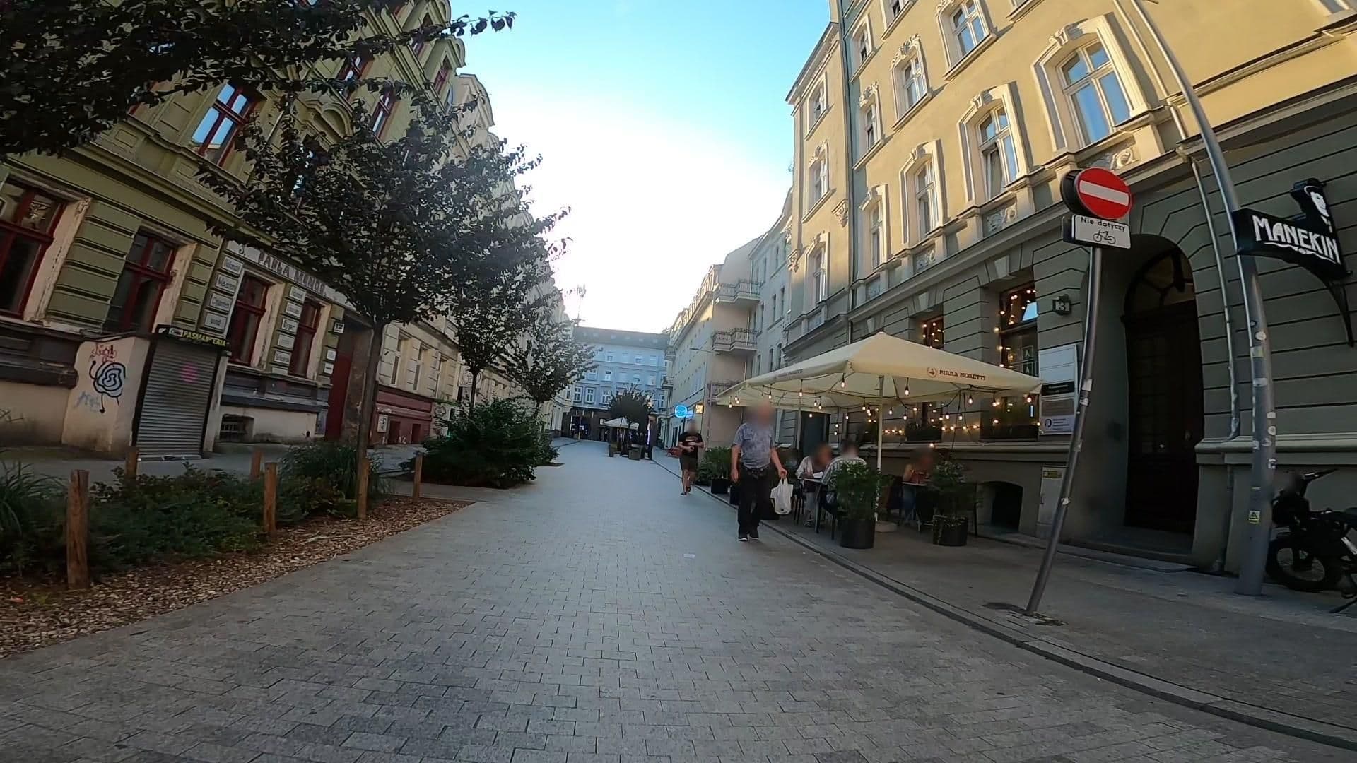Street view near Blooms Boutique Hostel, Inn and Apartments, Poznań — © mateopoznan (CC BY-SA · Mapillary)