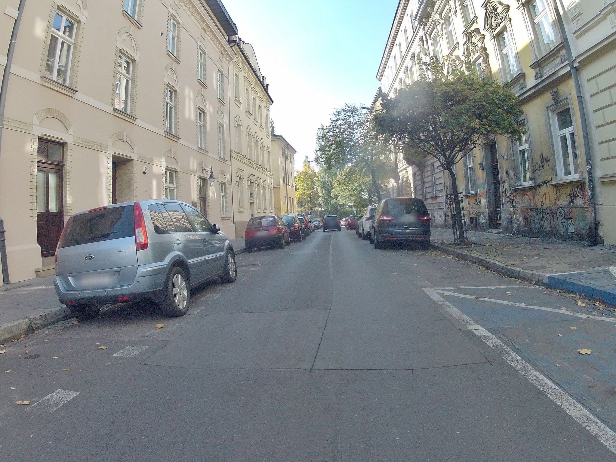 Street view near Crystal Suites, Kraków — © ekeshkekesh (CC BY-SA · Mapillary)