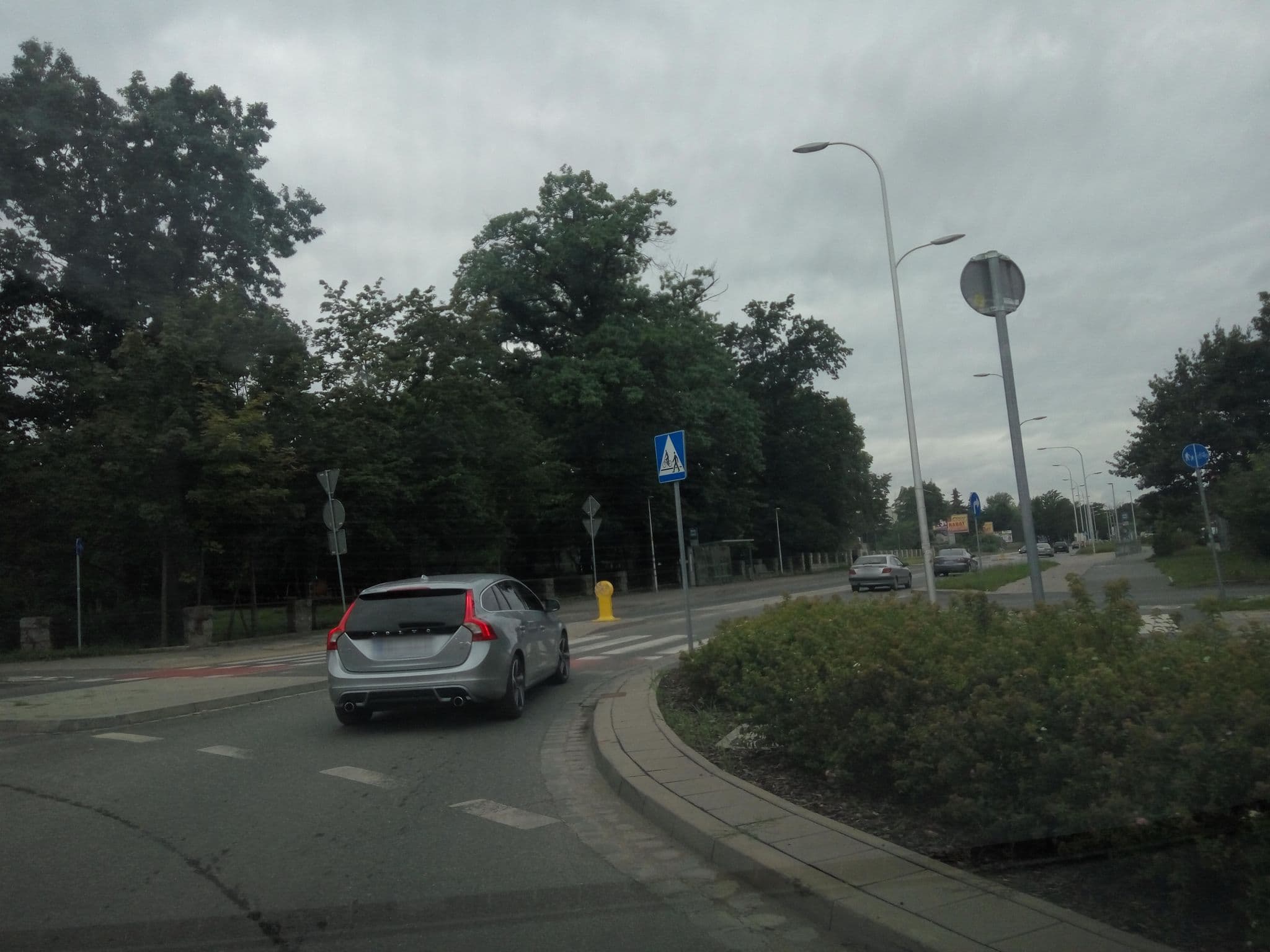 Street view near Hotel Bacero, Krzyki-Partynice — © misiekwr (CC BY-SA · Mapillary)