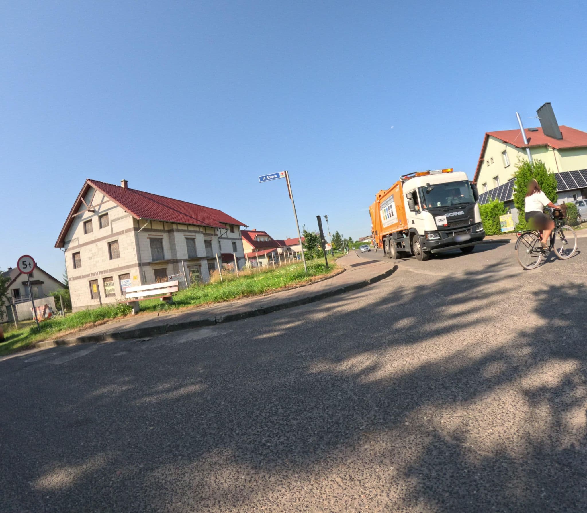 Street view near Bedus, Ustronie Morskie
