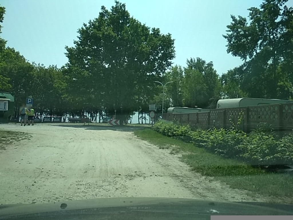 Street view near Pole Namiotowo-Campingowe OSWiR, Żarów — © strudel (CC BY-SA · Mapillary)
