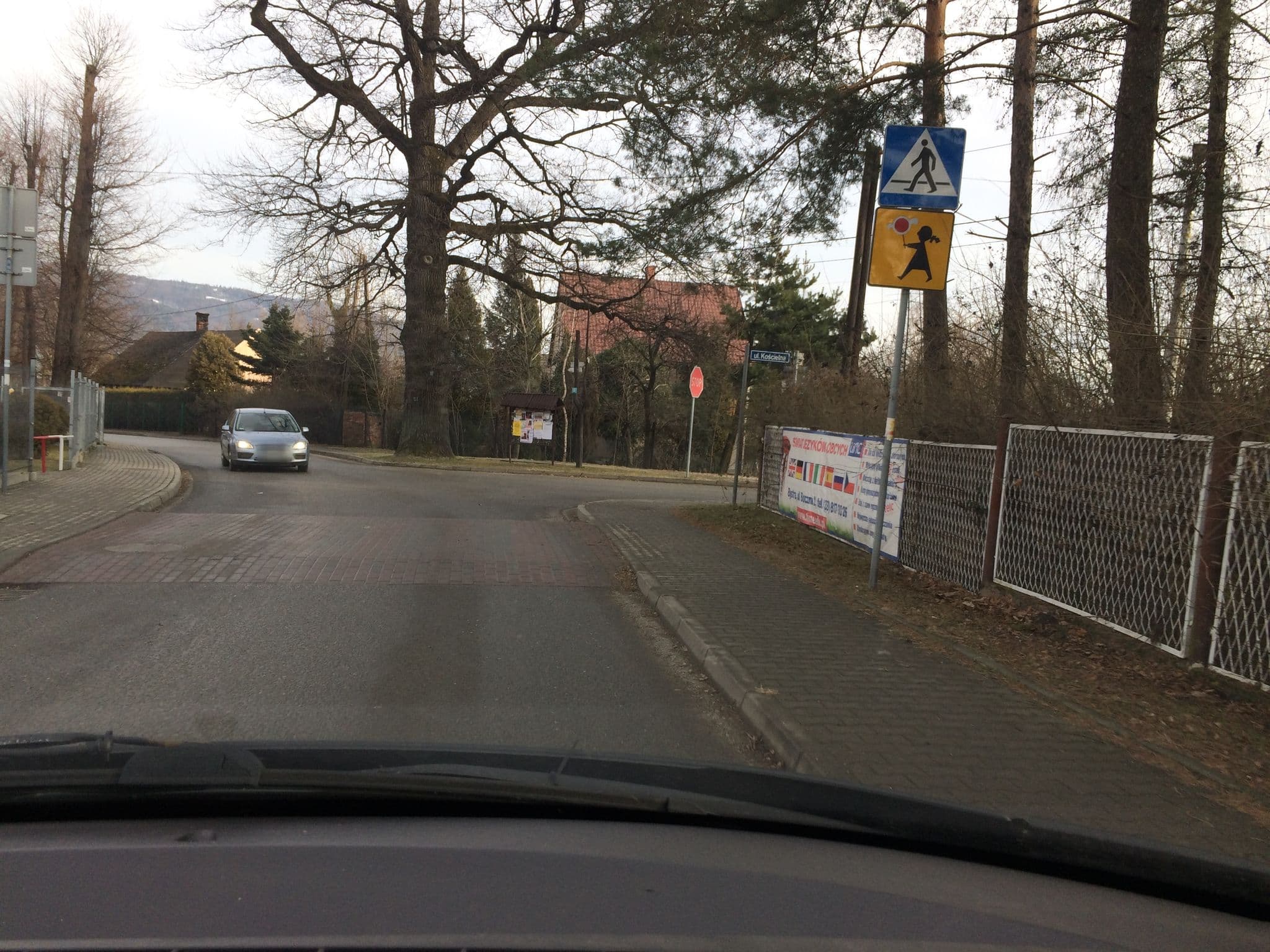 Street view near Dom Pod Sosnami, Bystra — © ekeshkekesh (CC BY-SA · Mapillary)