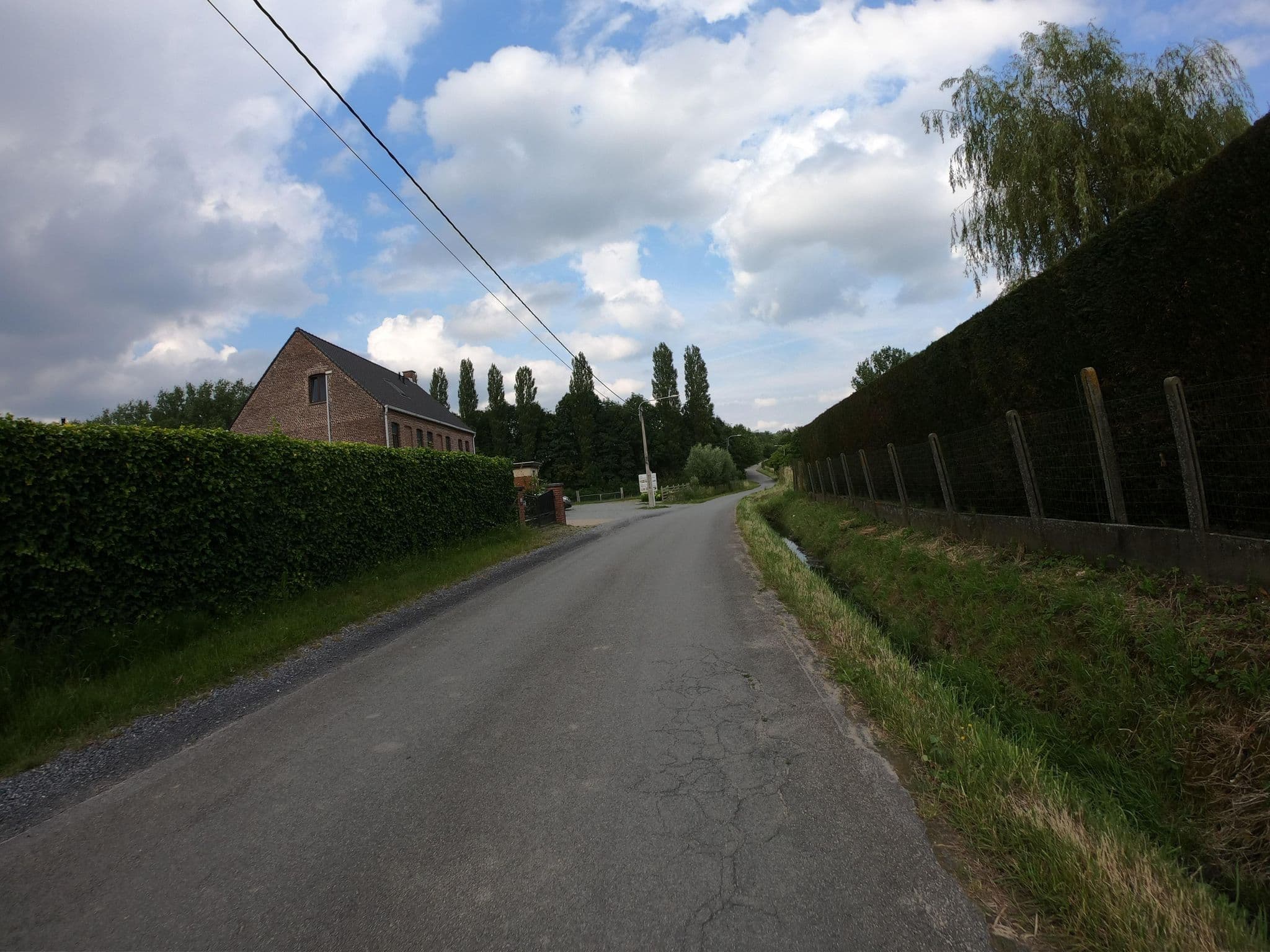 Street view near Hoeve De Schapenkop, Ronse — © jygpronse (CC BY-SA · Mapillary)