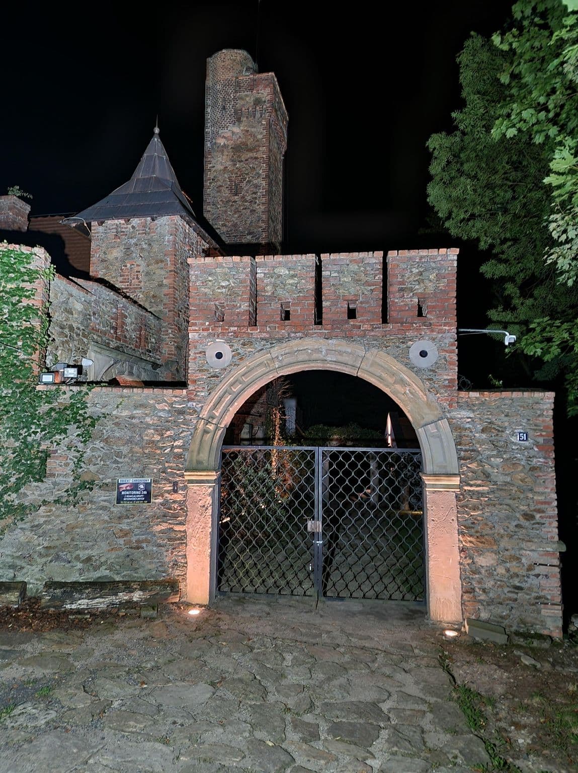 Street view near Zamek Rajsko, Olszyna — © km2bp (CC BY-SA · Mapillary)