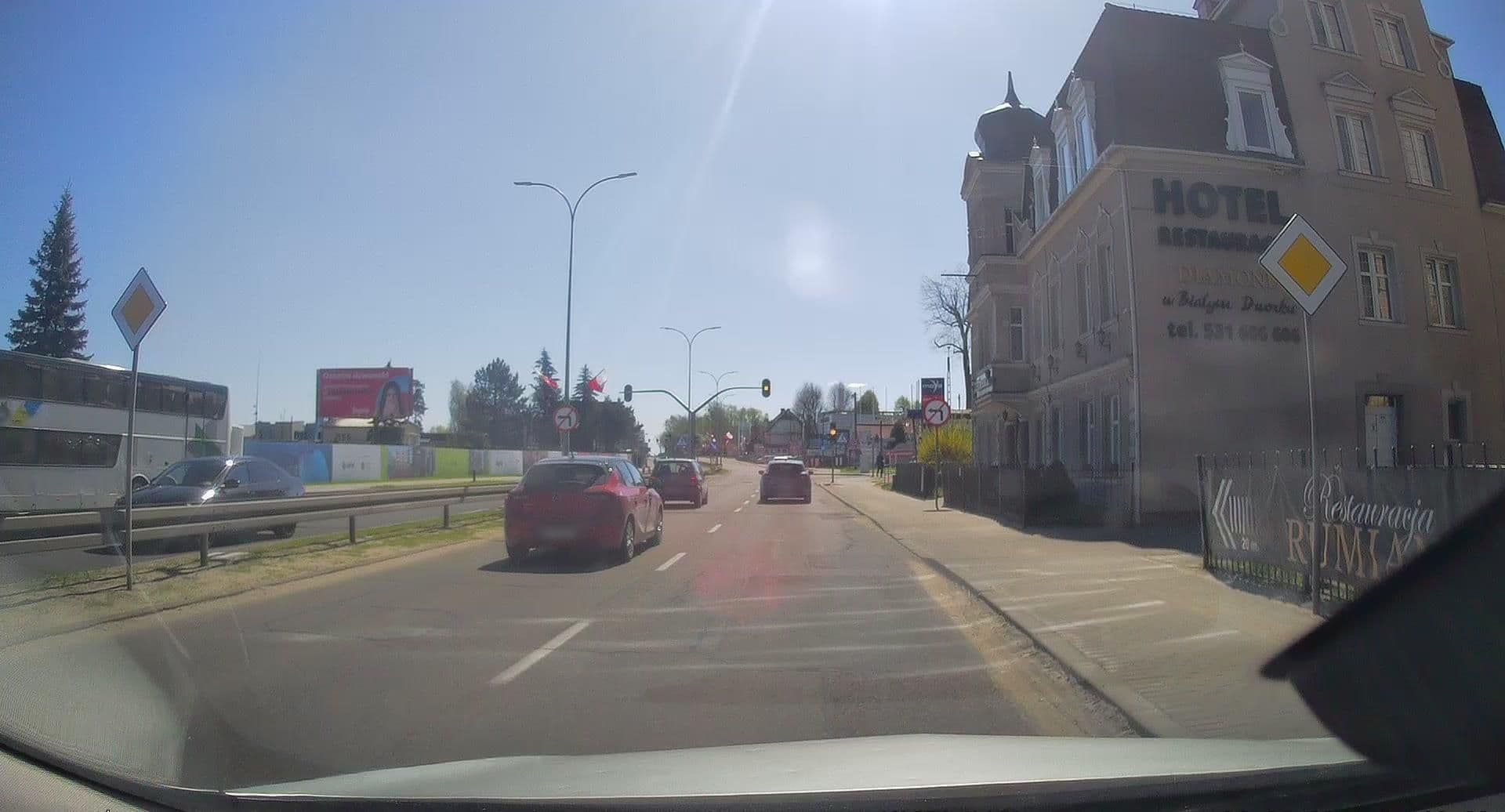 Street view near Hotel Diamond w Białym Dworku, Rumia — © edc22 (CC BY-SA · Mapillary)