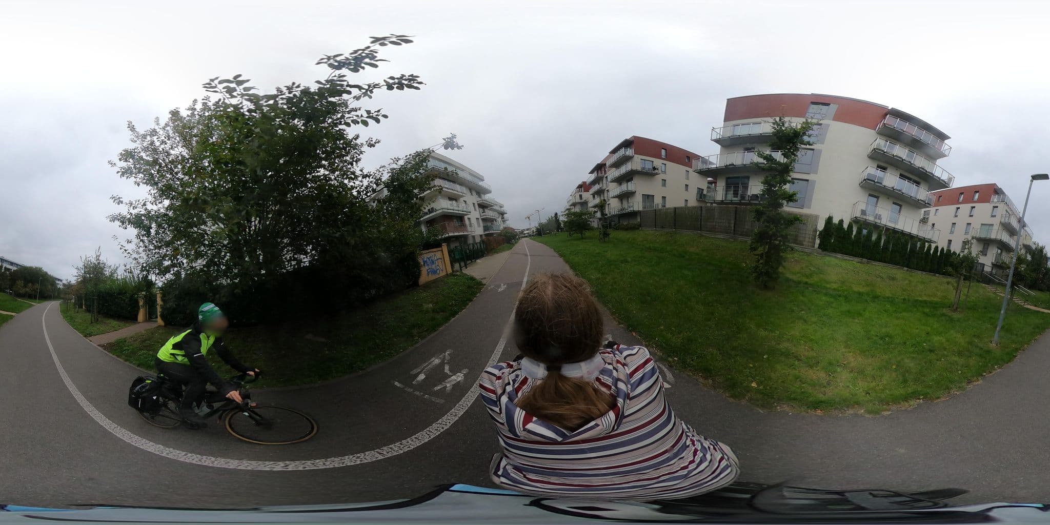Street view near Apartament Bałtycka - Kasprowicz, Kołobrzeg — © RowerowyRozboojnik (CC BY-SA · Mapillary)