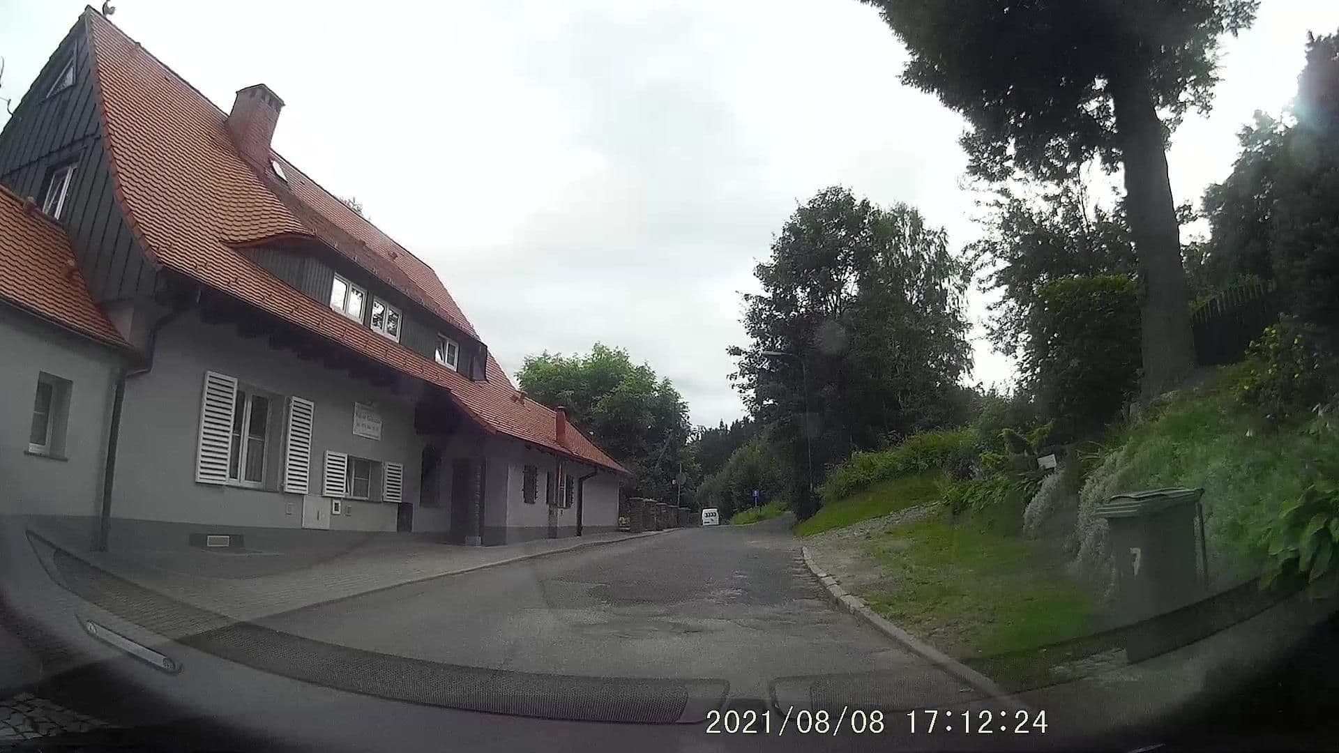 Street view near Modrzewiówka, Duszniki-Zdrój — © dasza (CC BY-SA · Mapillary)