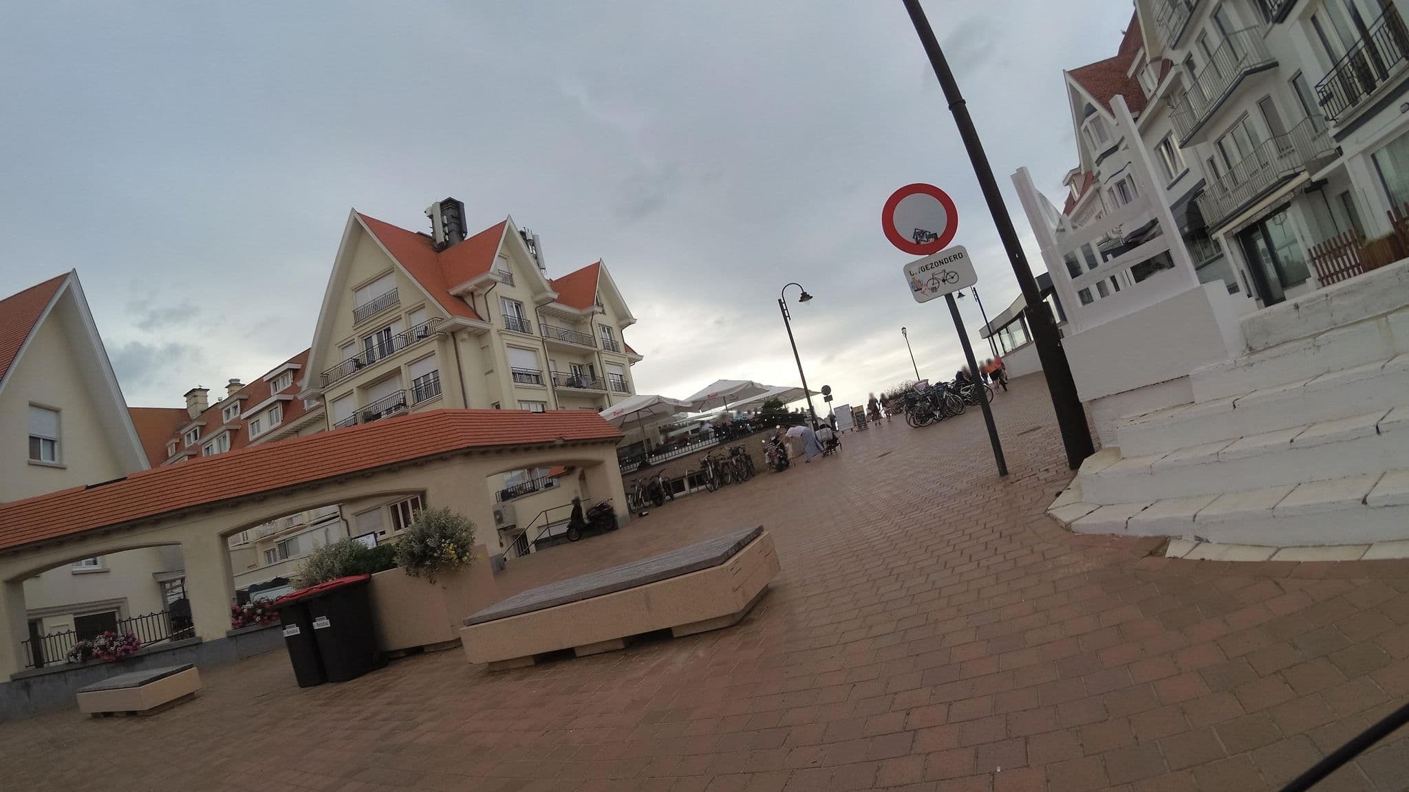 Street view near Strandhotel, De Haan — © teddy73 (CC BY-SA · Mapillary)