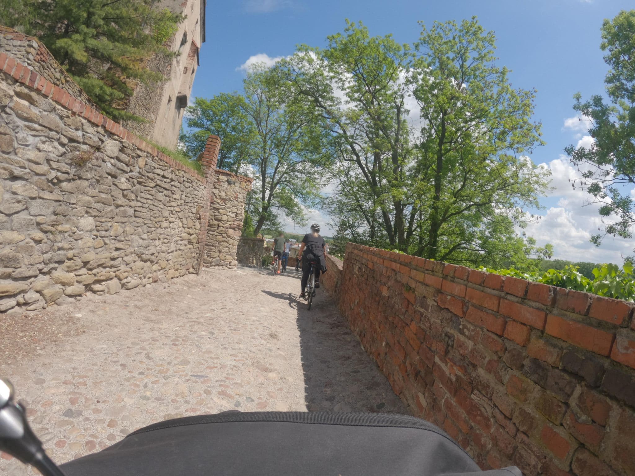 Street view near Gościniec, Otmuchów — © masterofnoroad (CC BY-SA · Mapillary)