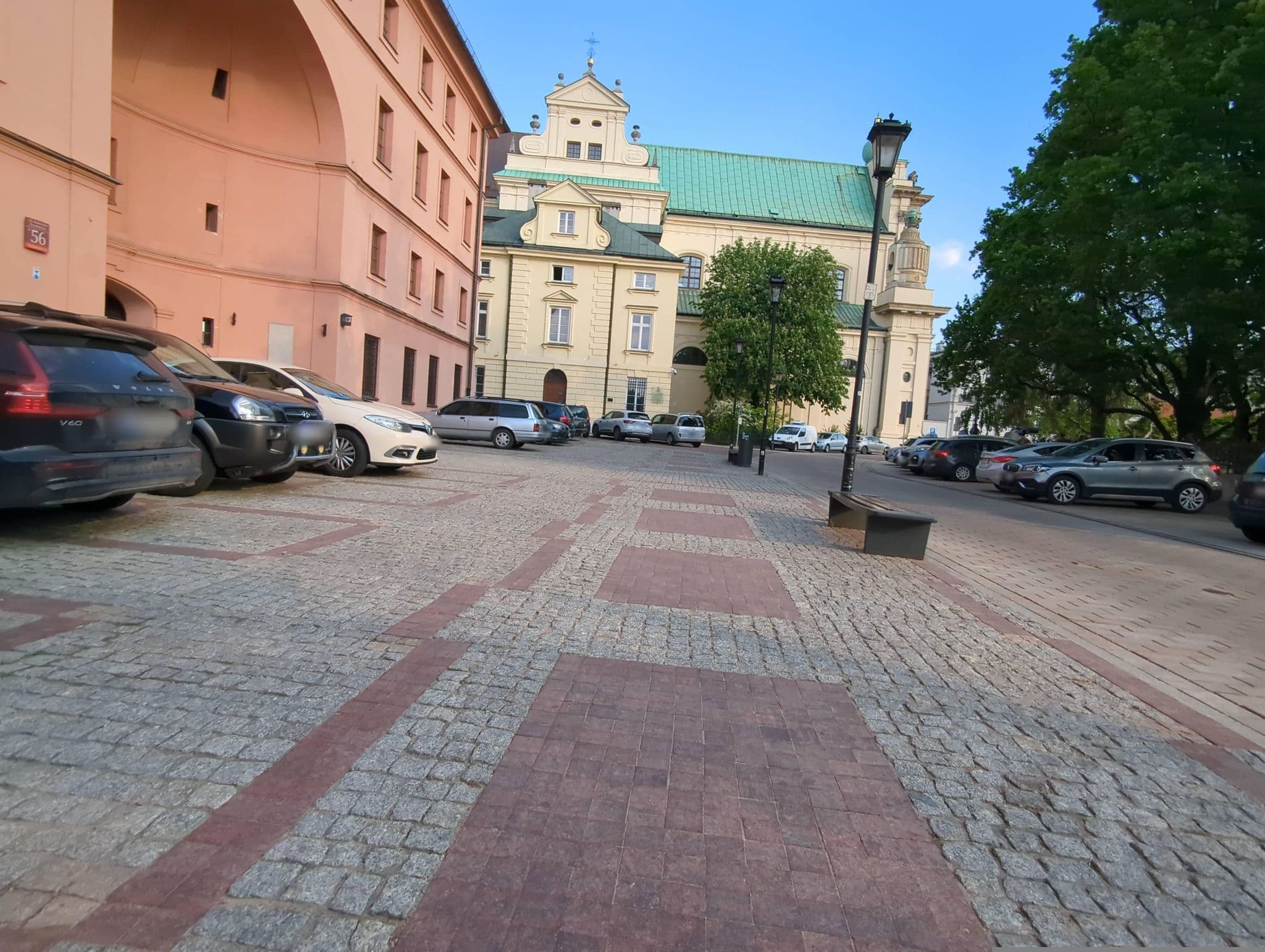 Street view near Dom Studenta "Dziekanka", Warsaw — © miguel_andrade (CC BY-SA · Mapillary)