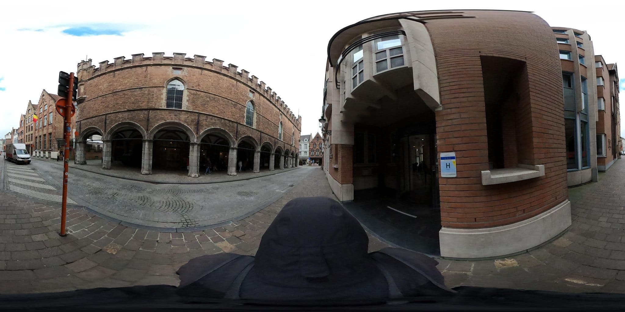 Street view near Martin's Brugge, Brugge — © imaginaire (CC BY-SA · Mapillary)