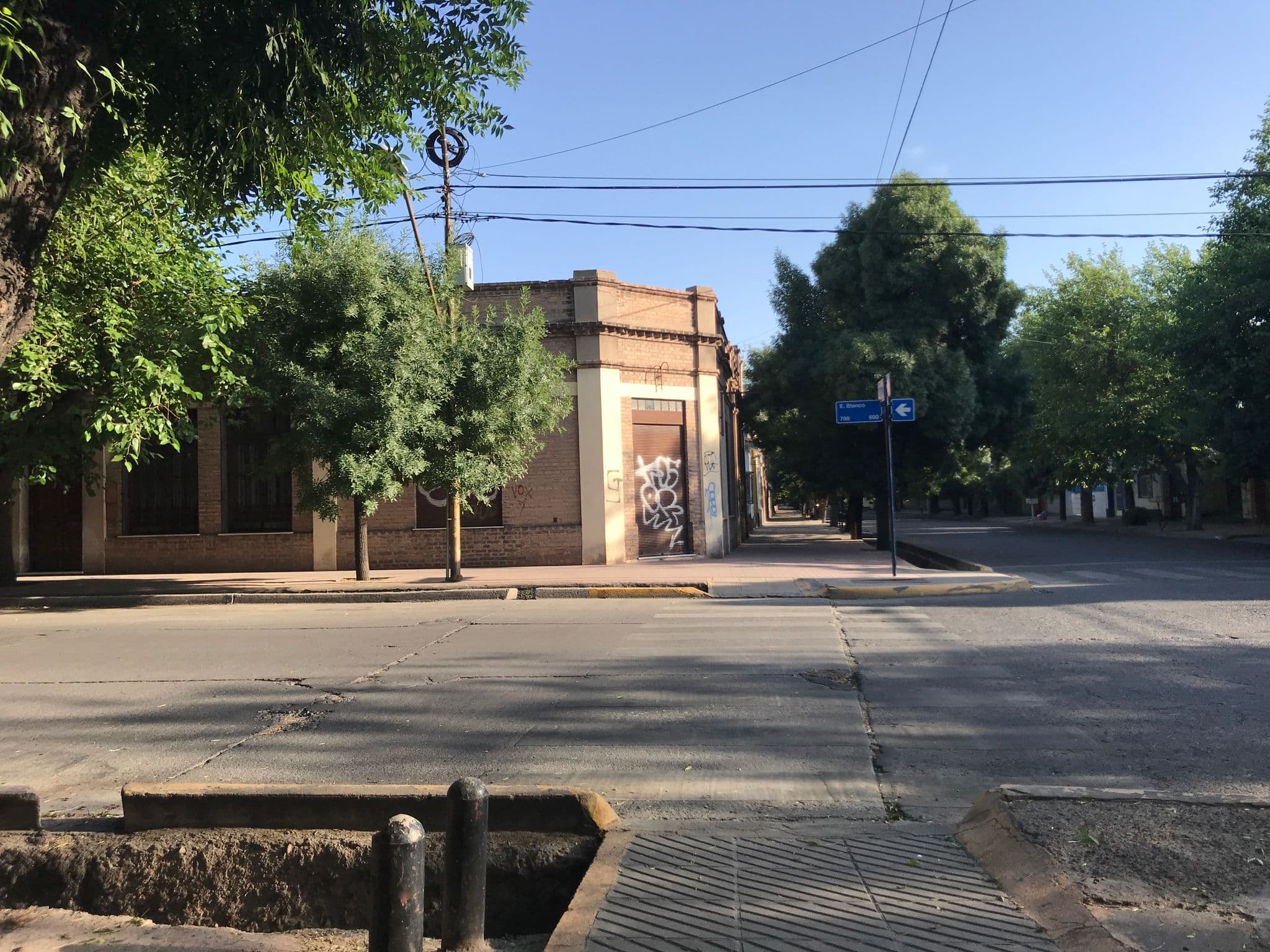 Street view near Hostel Parque Central, Mendoza