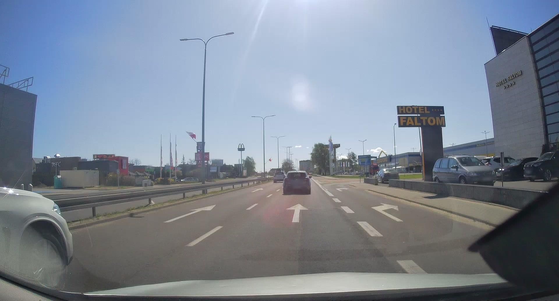 Street view near Hotel Faltom, Rumia — © edc22 (CC BY-SA · Mapillary)