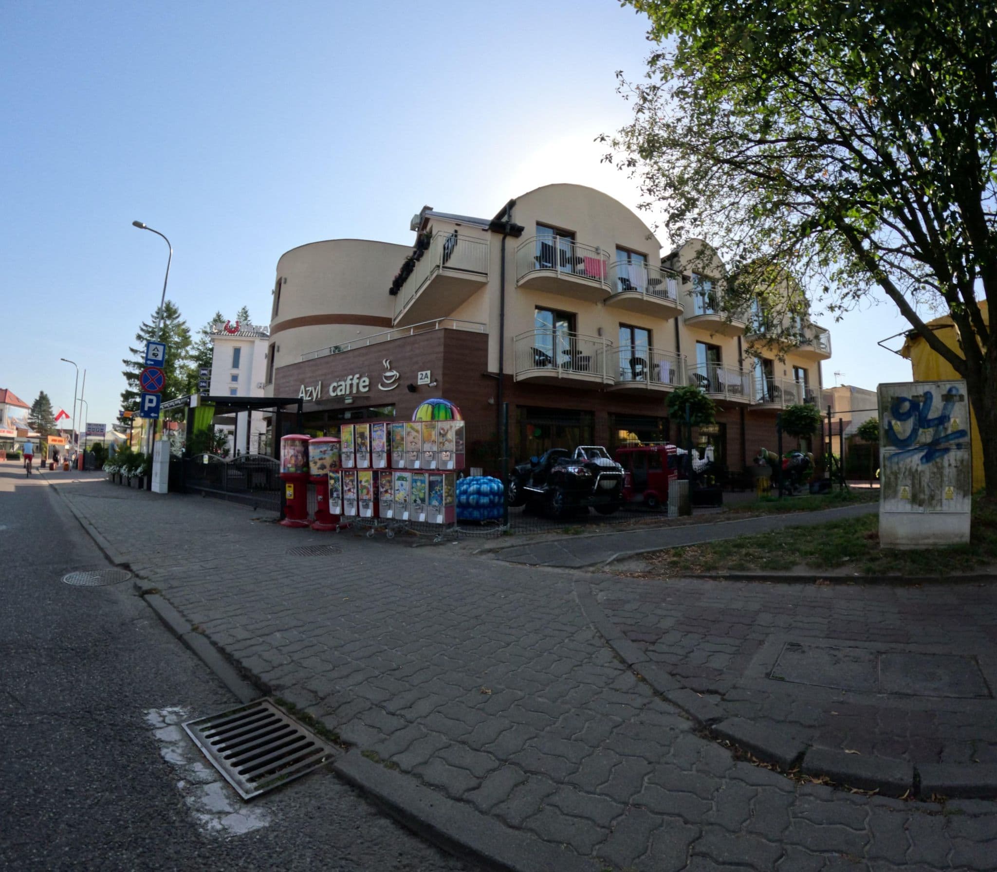 Street view near Azyl, Ustronie Morskie