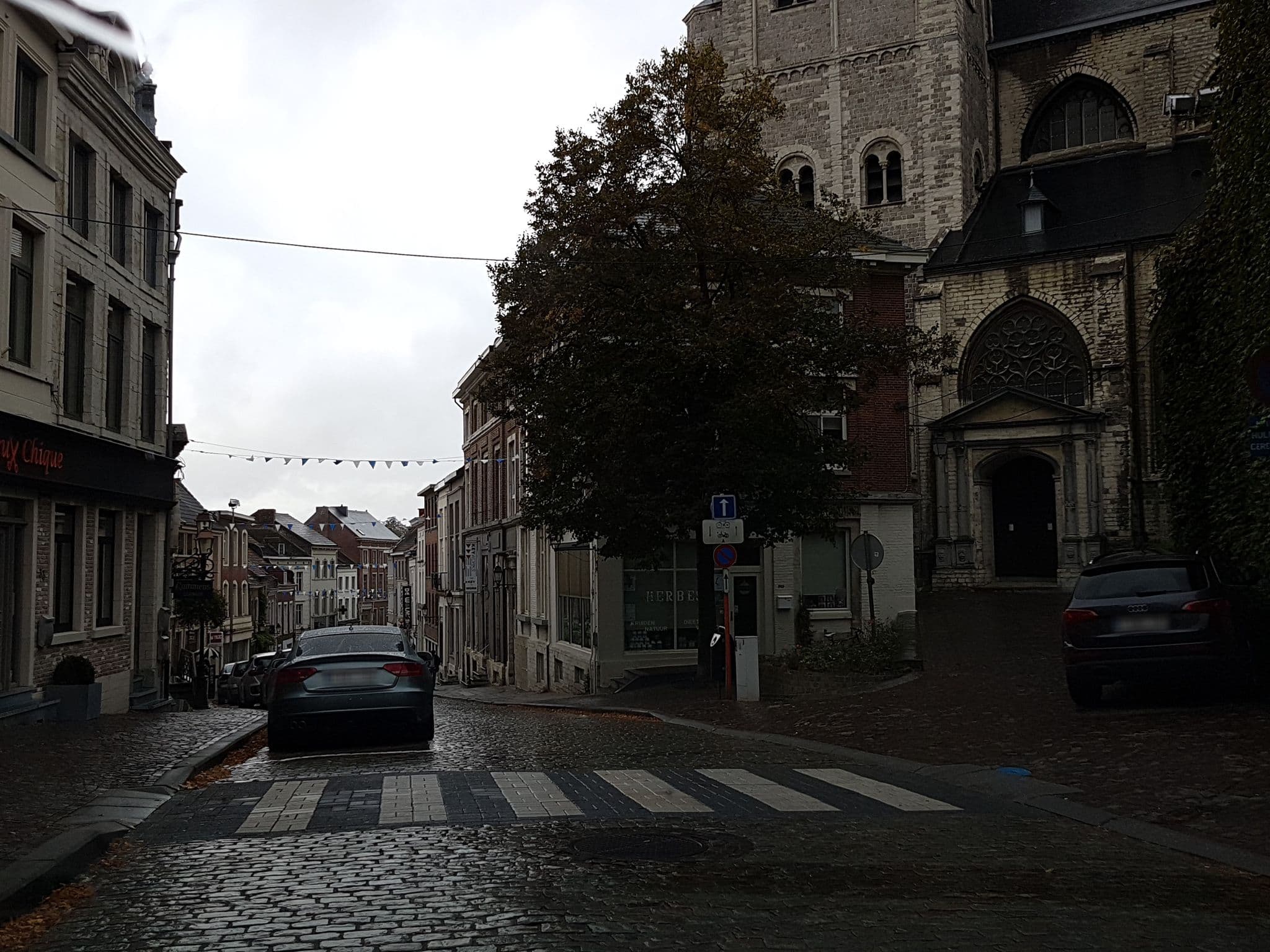 Street view near De Koeimet, Tienen — © filipc (CC BY-SA · Mapillary)