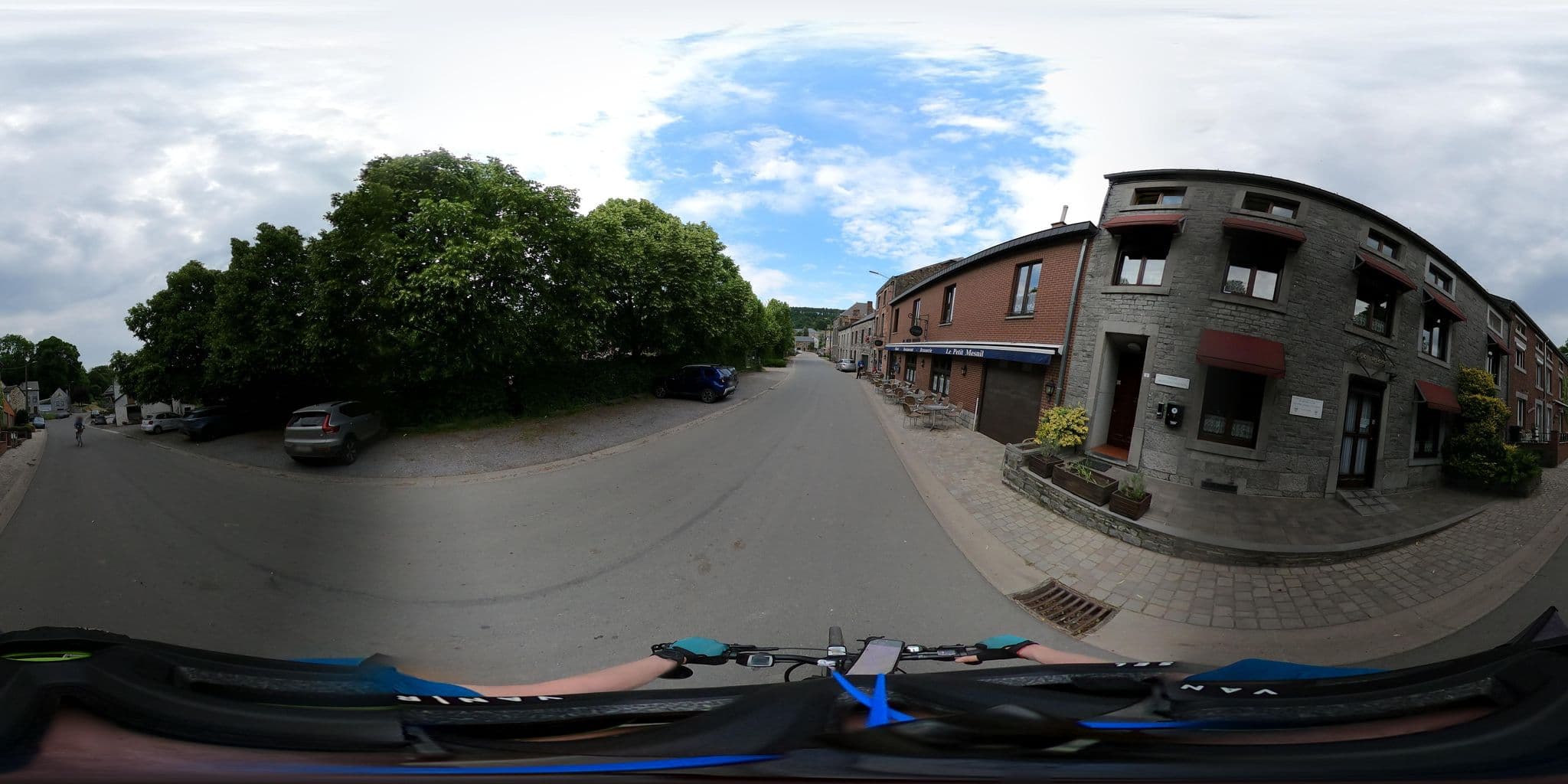 Street view near Le Petit Mesnil hotel restaurant, Nismes — © Stefdegreef (CC BY-SA · Mapillary)