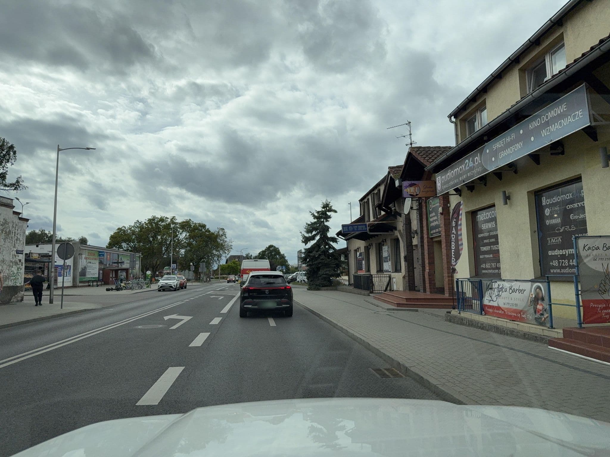 Street view near Hotel Pod Lwem, Zielona Góra — © grada (CC BY-SA · Mapillary)