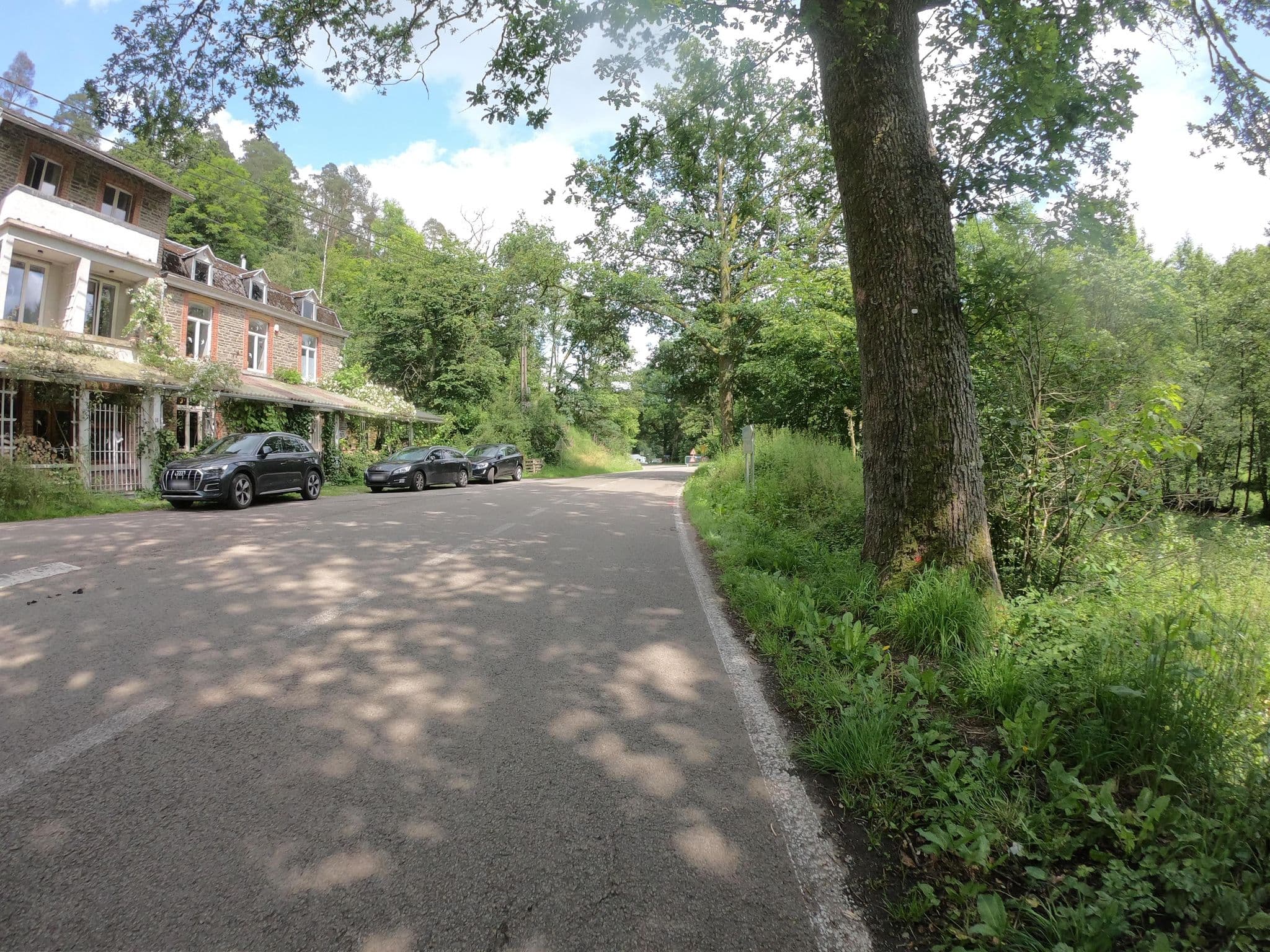 Street view near Le Reve du Sanglier, Stoumont — © joostjakob (CC BY-SA · Mapillary)