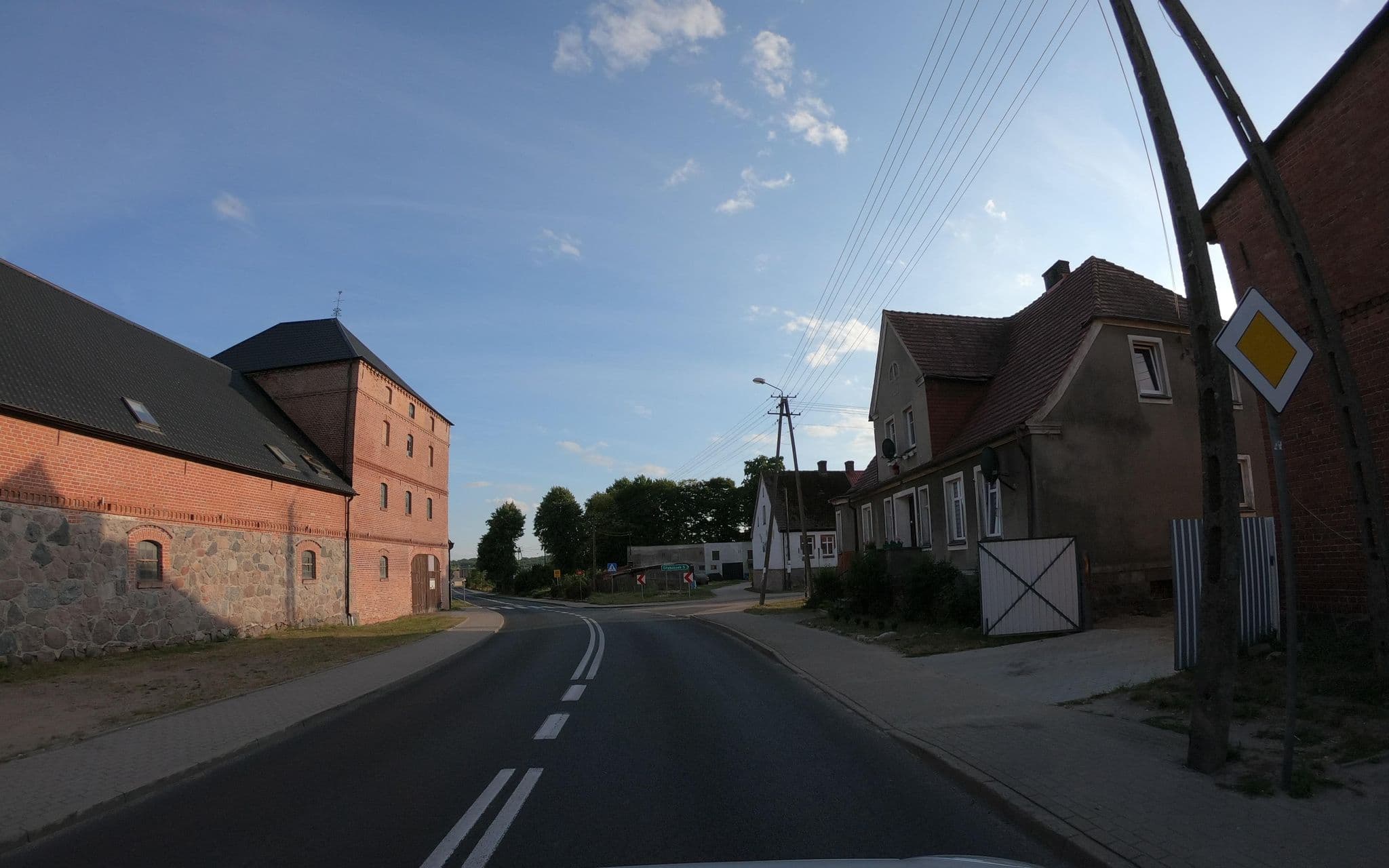 Street view near Pałac Siemczyno, Czaplinek — © masterofnoroad (CC BY-SA · Mapillary)