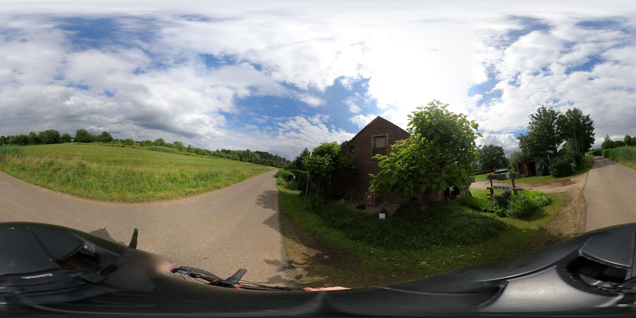 Street view near Het Zevende Geitje, Veerle — © dentonny (CC BY-SA · Mapillary)