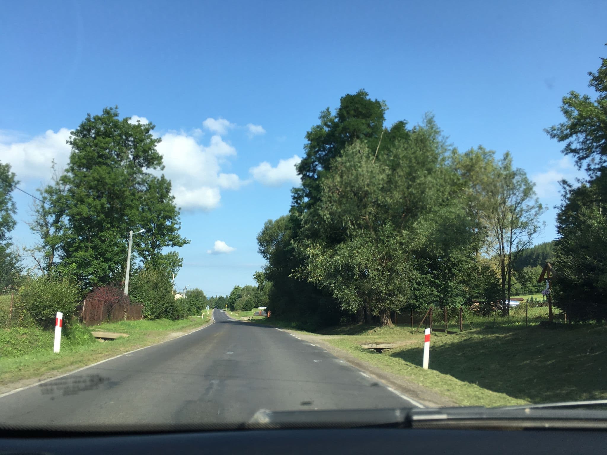 Street view near Raj Helmuła, Ustrzyki Dolne — © szurek (CC BY-SA · Mapillary)