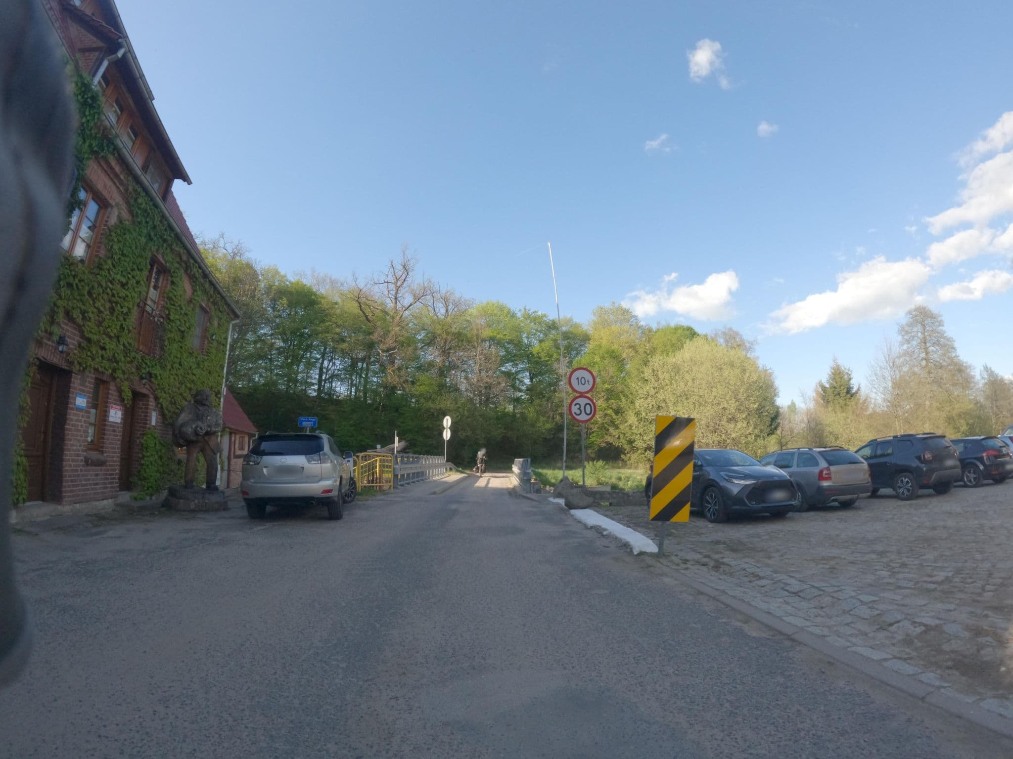 Street view near Młyn nad Starą Regą, Łobez — © masterofnoroad (CC BY-SA · Mapillary)