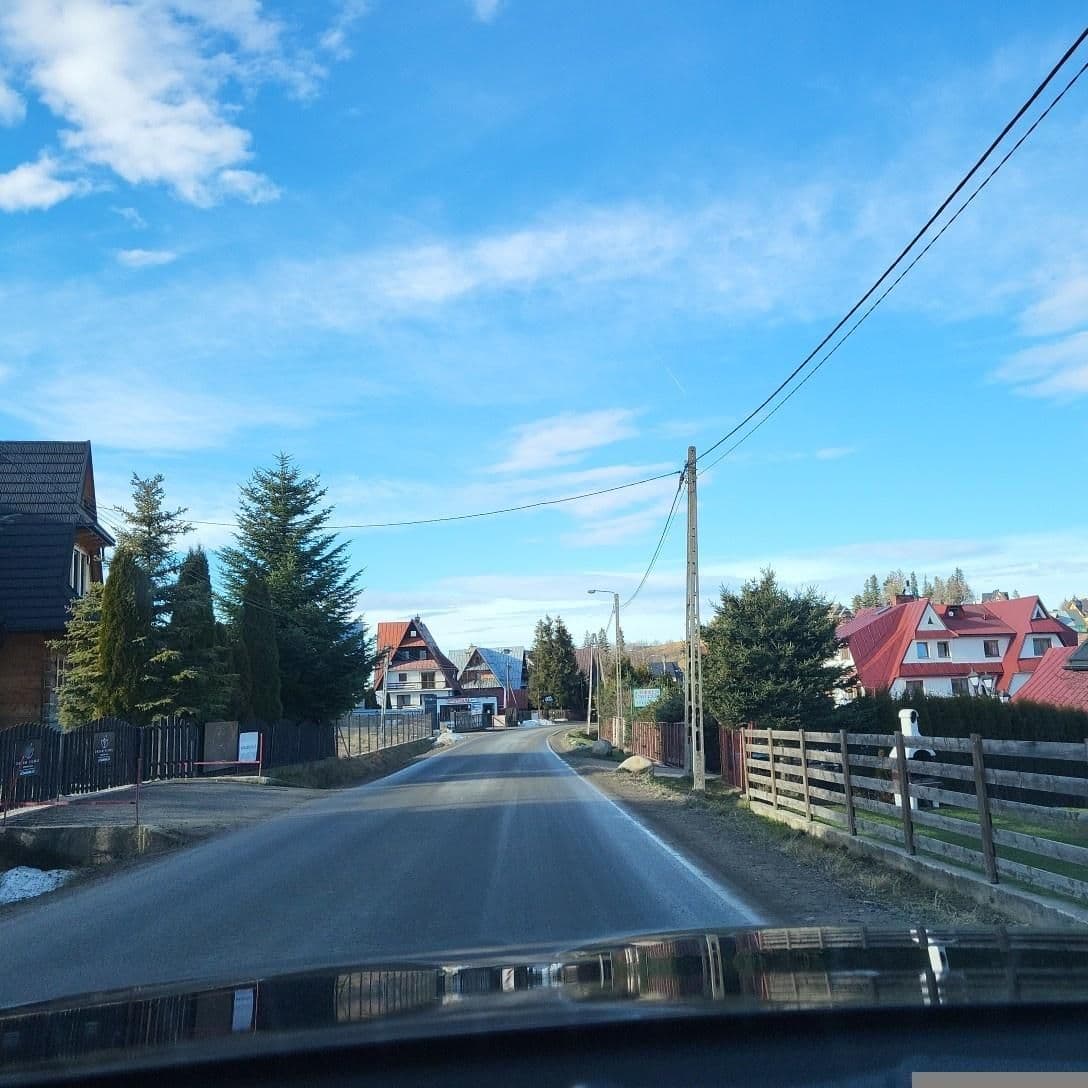 Street view near Domki Marzenie, Bukowina Tatrzańska — © picturehoover (CC BY-SA · Mapillary)