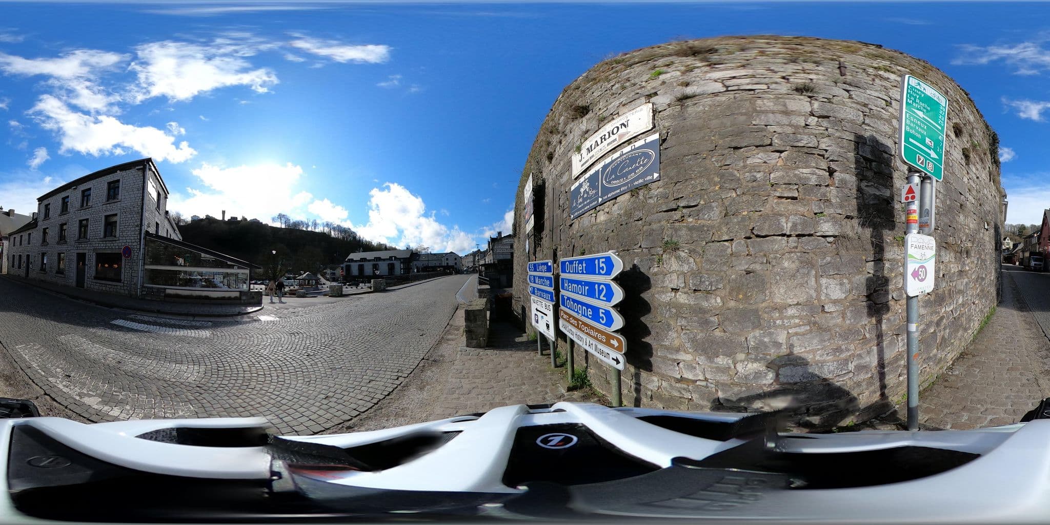 Street view near Vieux Pont, Durbuy — © Mizuna (CC BY-SA · Mapillary)