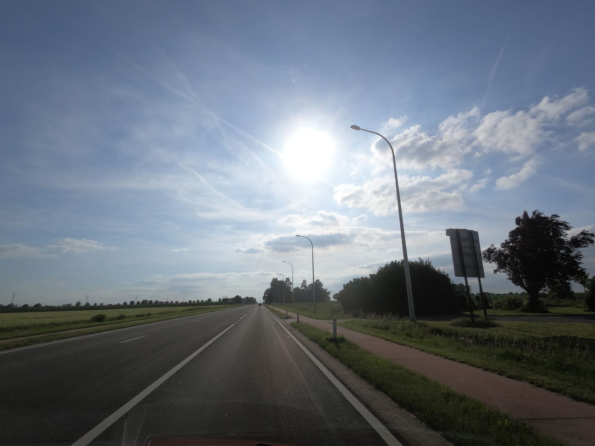 Street view near Arconaty, Wommersom — © filipc (CC BY-SA · Mapillary)