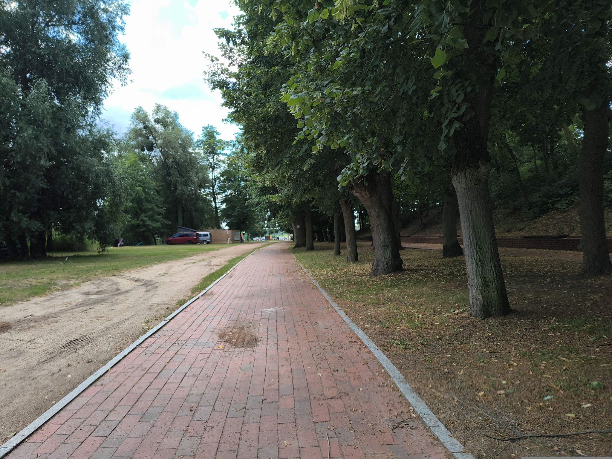 Street view near Pole namiotowe Łazienki, Powidz — © VeloJacek (CC BY-SA · Mapillary)