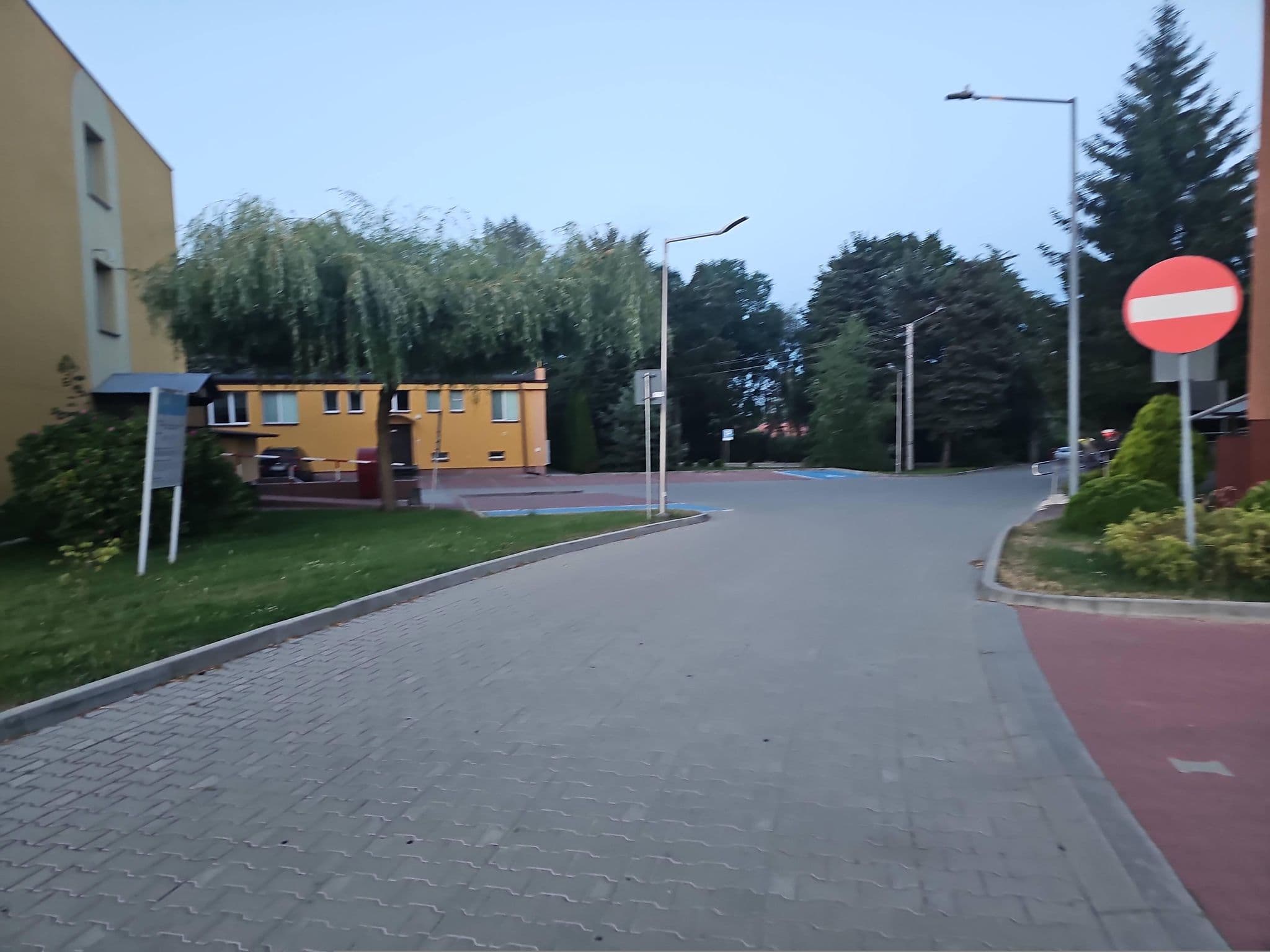 Street view near Internat przy Zespole Szkół nr 1 w Opatowie, Opatów — © jacyrex (CC BY-SA · Mapillary)