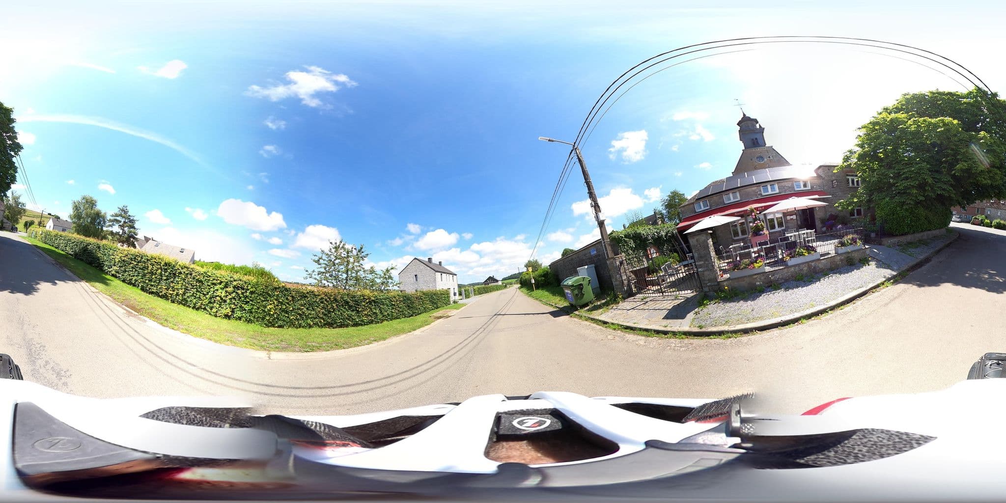 Street view near Le Vieux Marronnier, Achêne — © Mizuna (CC BY-SA · Mapillary)