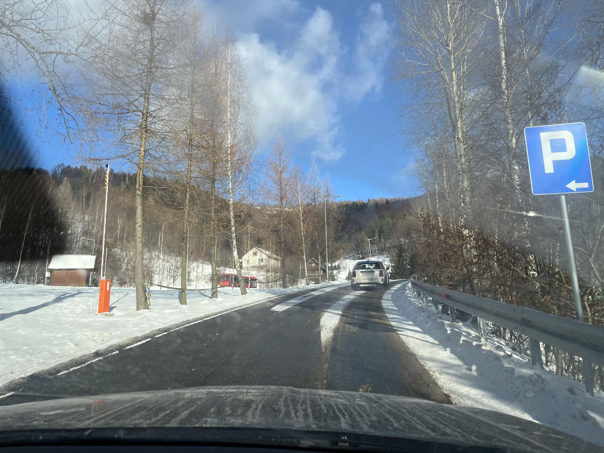 Street view near Podwale 2, Międzybrodzie Bialskie — © Tymoteusz_ (CC BY-SA · Mapillary)