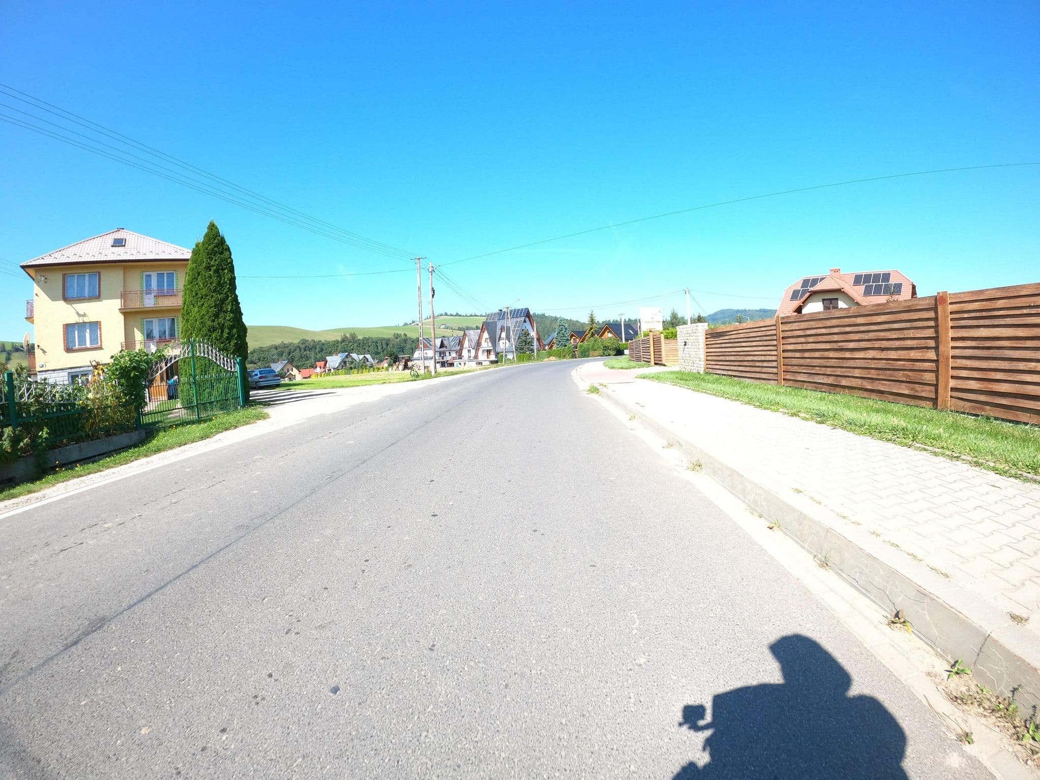 Street view near Całoroczne Domki, Niedzica — © masterofnoroad (CC BY-SA · Mapillary)