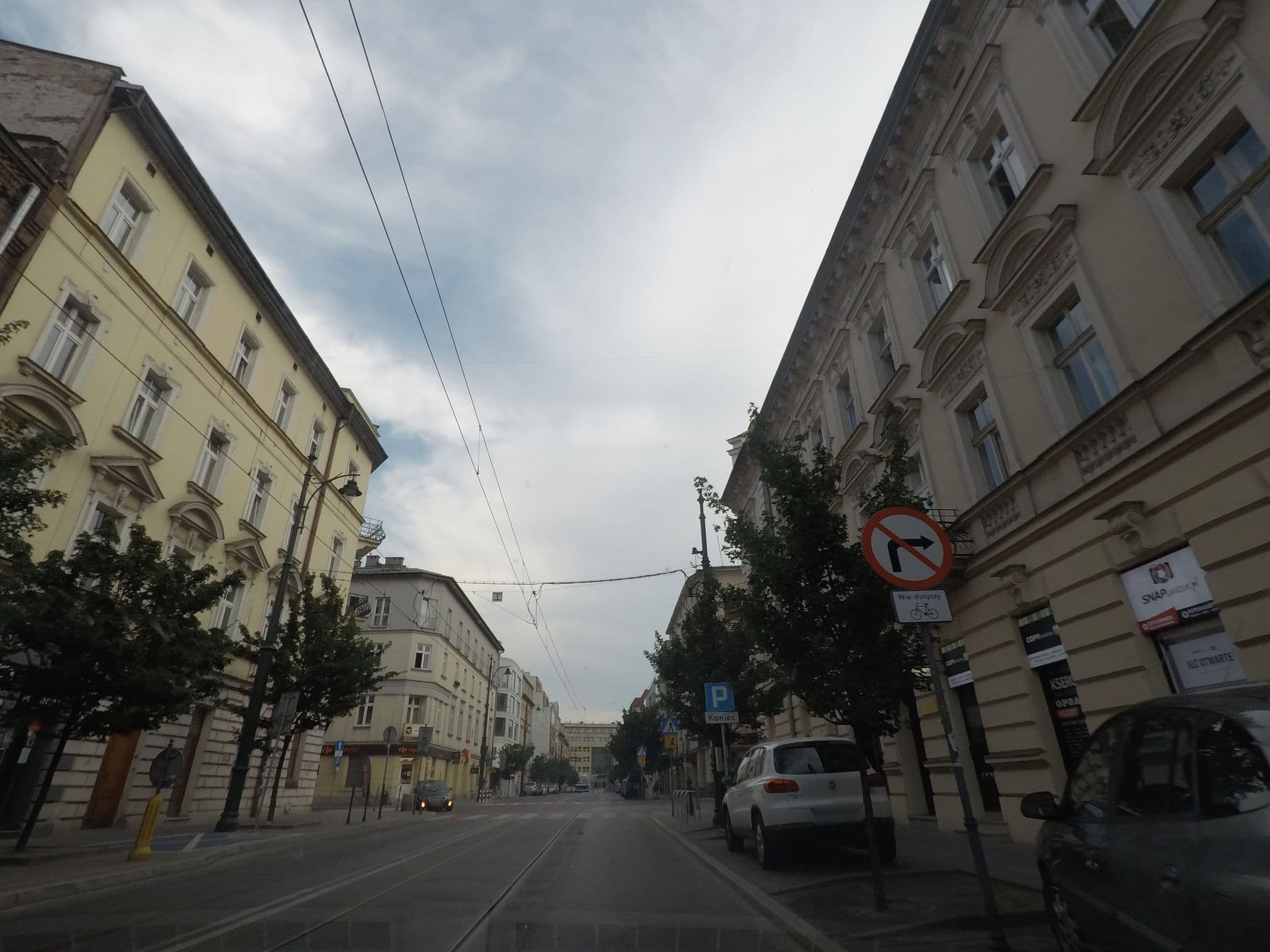 Street view near Platinum Aparthotel, Grzegórzki — © canadarunner (CC BY-SA · Mapillary)