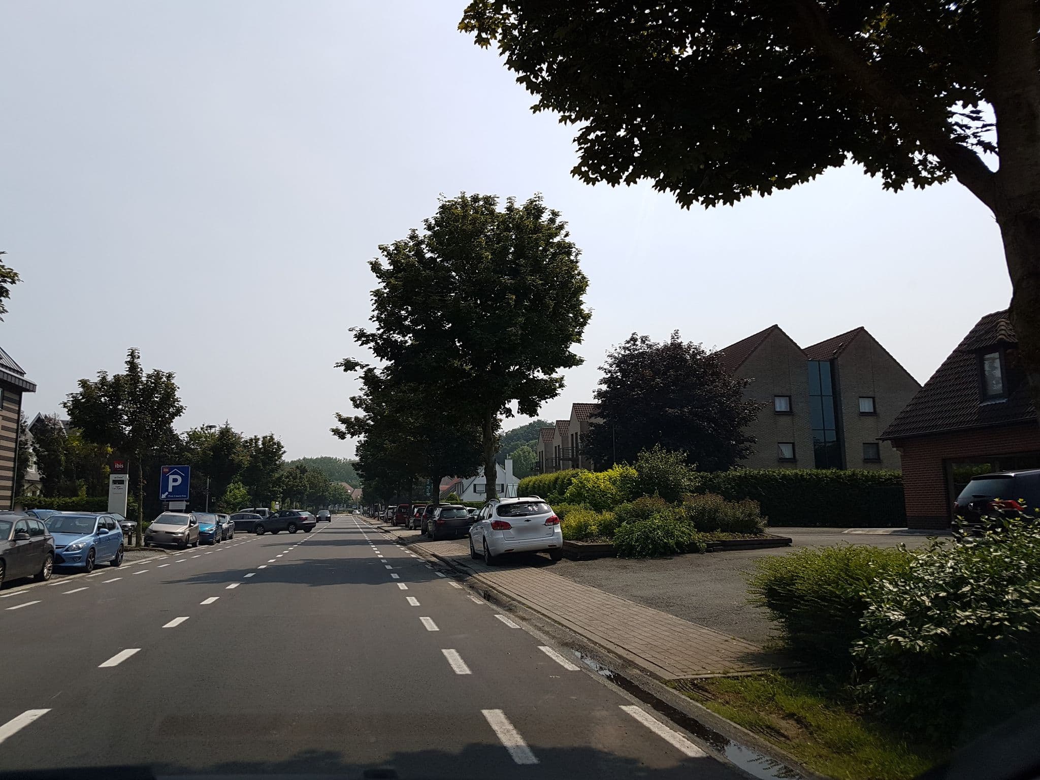Street view near Ibis Hotel Aalst Centum, Erembodegem — © filipc (CC BY-SA · Mapillary)