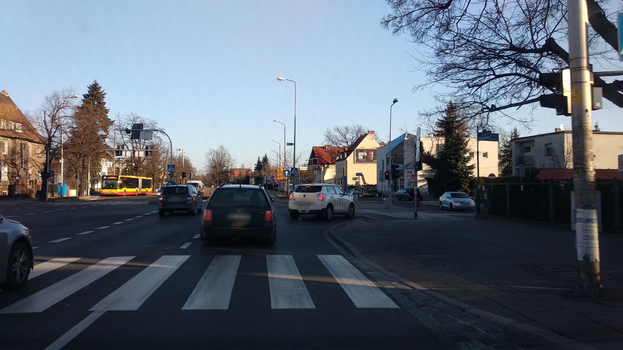 Street view near Rezydent, Zacisze — © misiekwr (CC BY-SA · Mapillary)