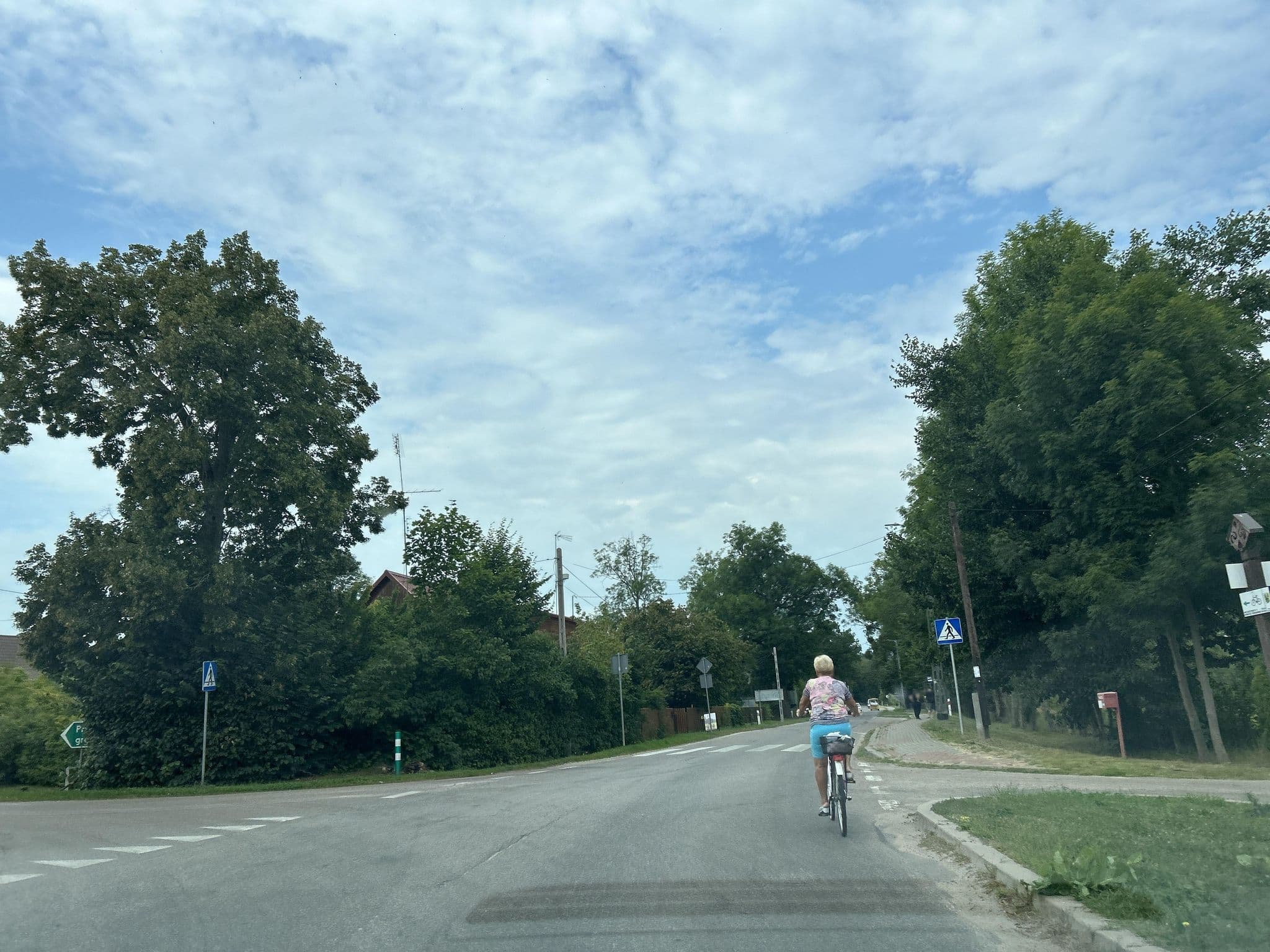 Street view near Pokoje gościnne ,,Cztery Pory Roku", Białowieża — © strudel (CC BY-SA · Mapillary)