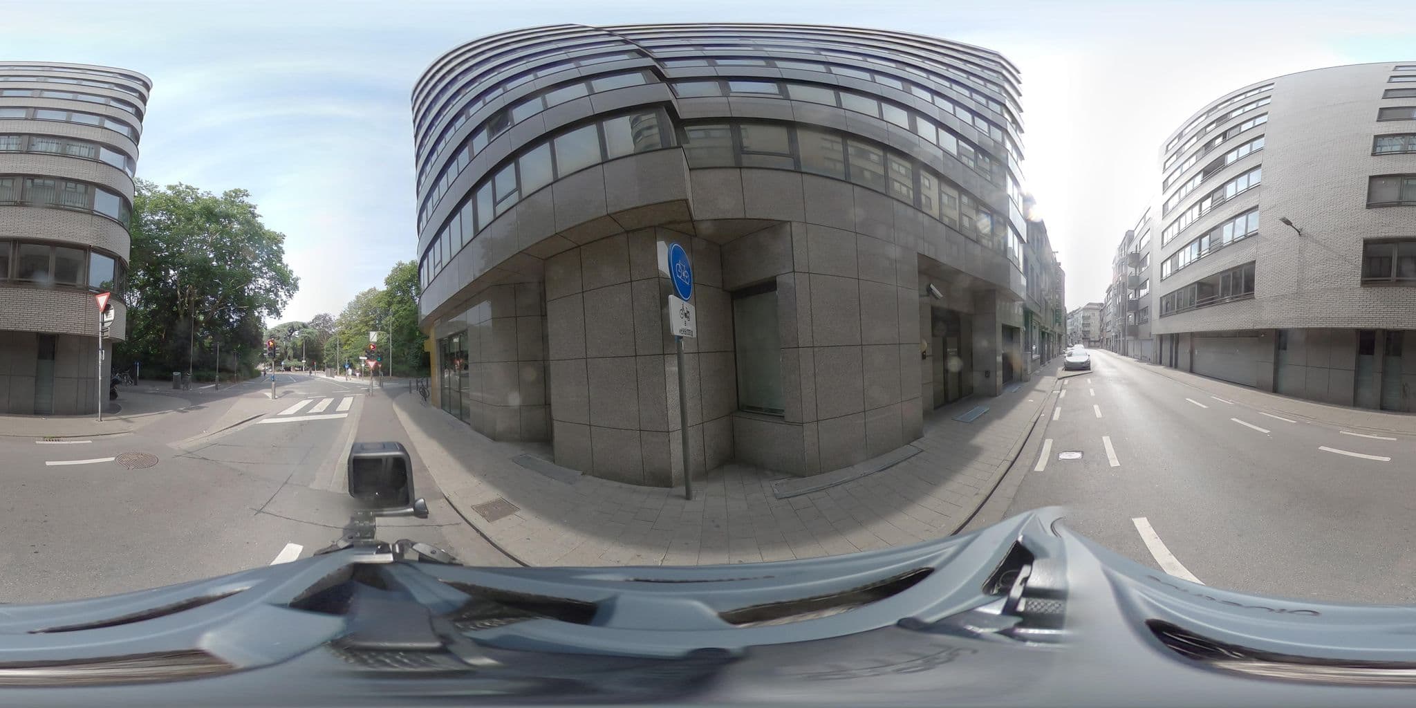Street view near Maek Hotel Antwerp Central, Borgerhout — © konink360 (CC BY-SA · Mapillary)