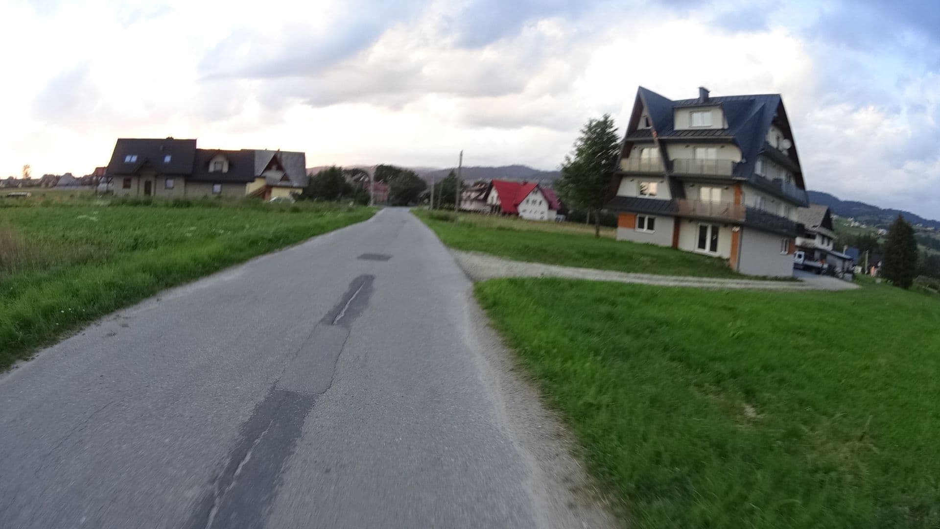Street view near Apartamenty Przy Ścieżce, Frydman — © awizonosz (CC BY-SA · Mapillary)