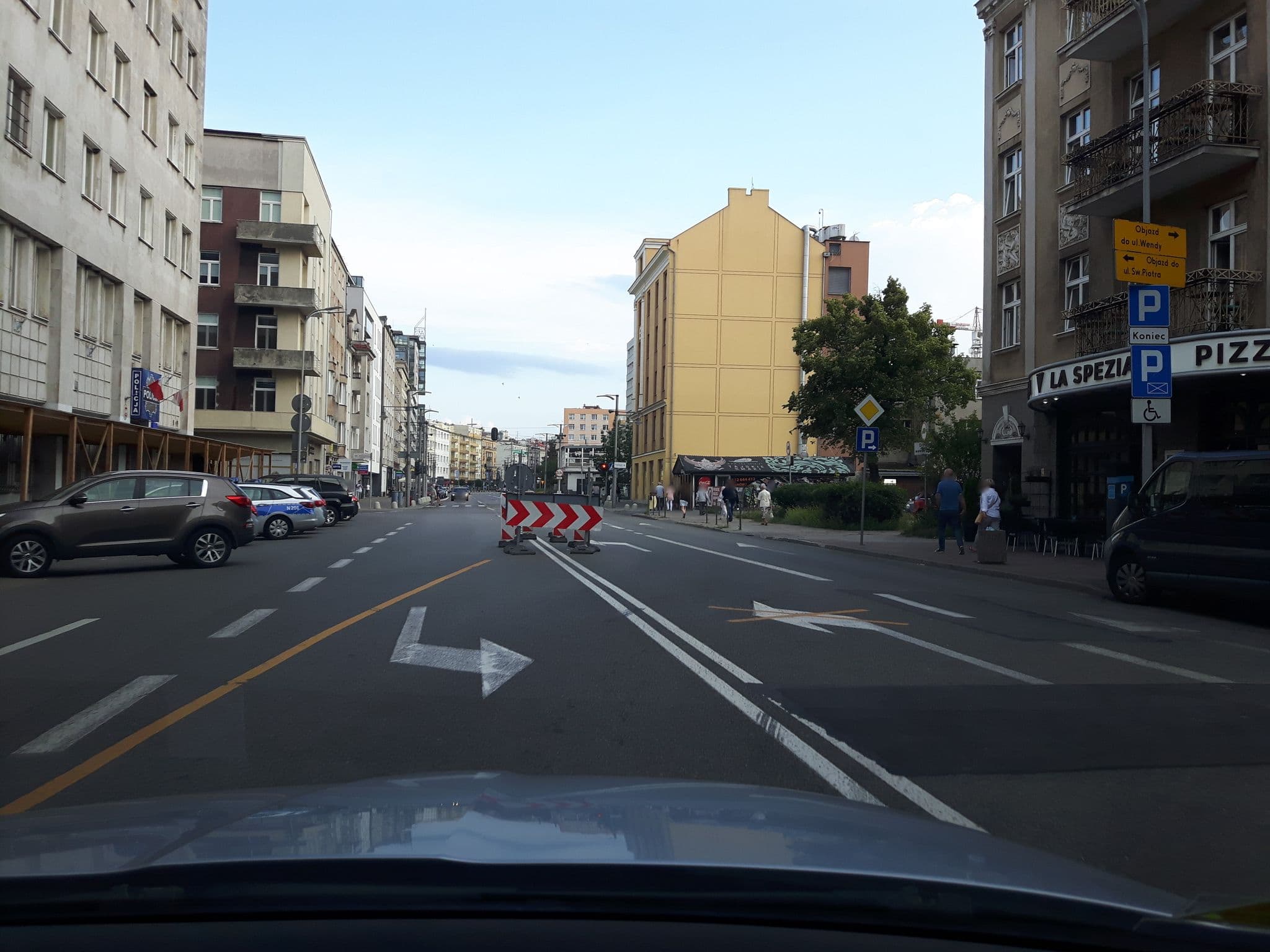 Street view near Happy 8, Gdynia — © andpol_2288 (CC BY-SA · Mapillary)
