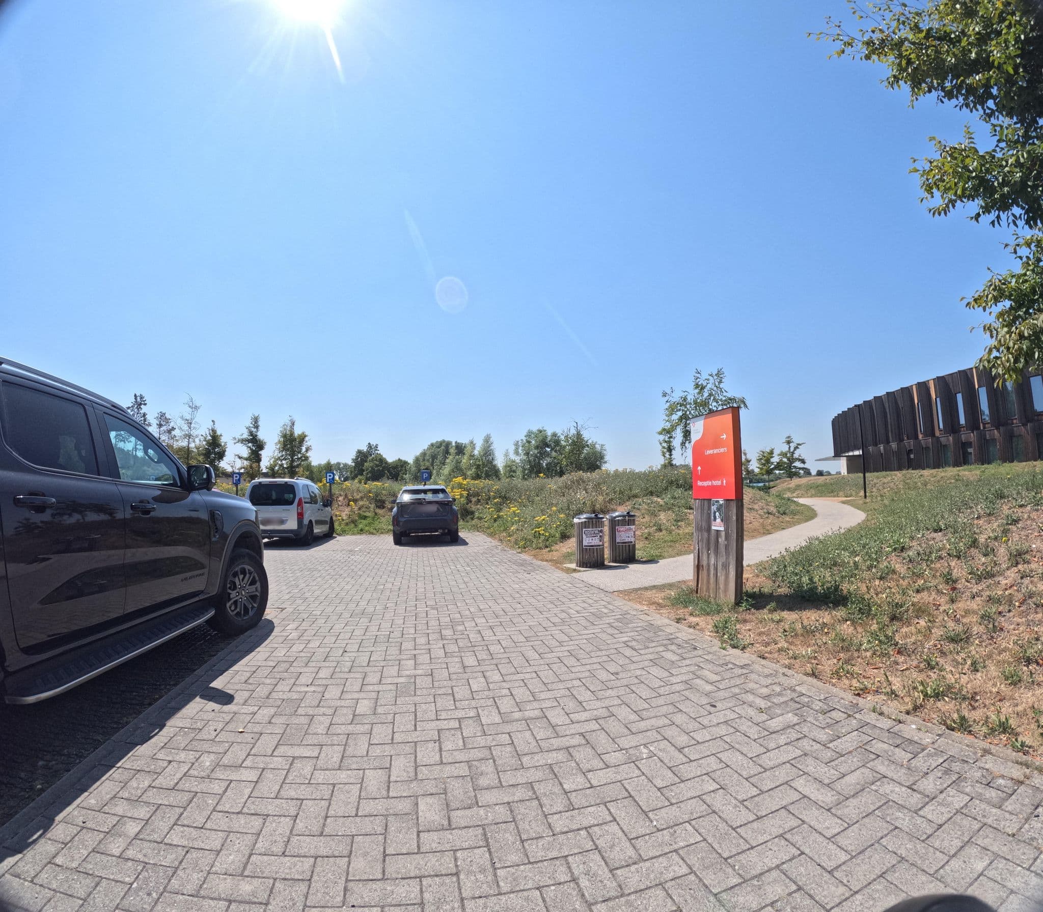 Street view near Hotel Domein Polderwind, Zuienkerke — © filipc (CC BY-SA · Mapillary)