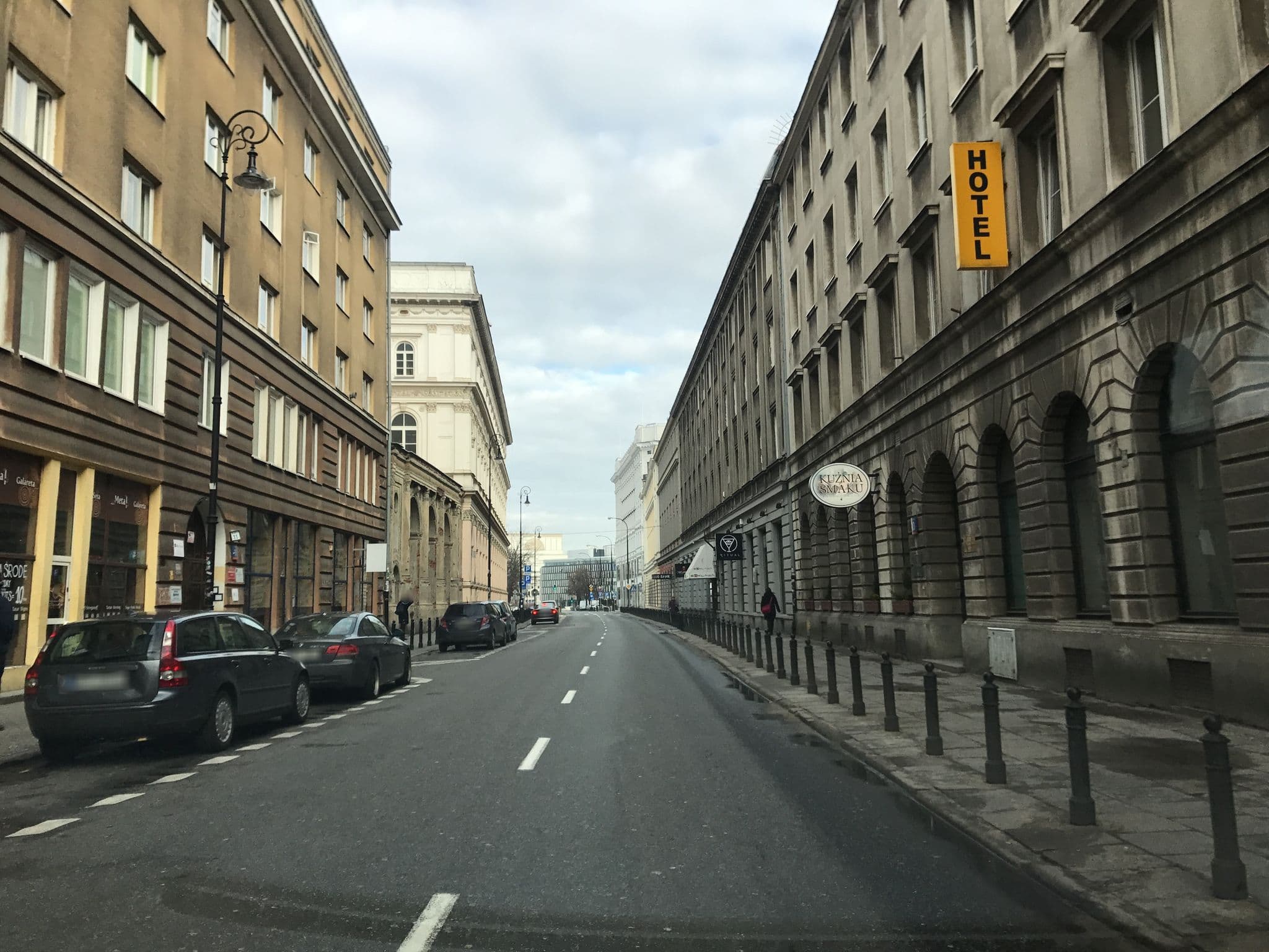 Street view near Hotel Mazowiecki, Warsaw — © fundacja_geolife (CC BY-SA · Mapillary)
