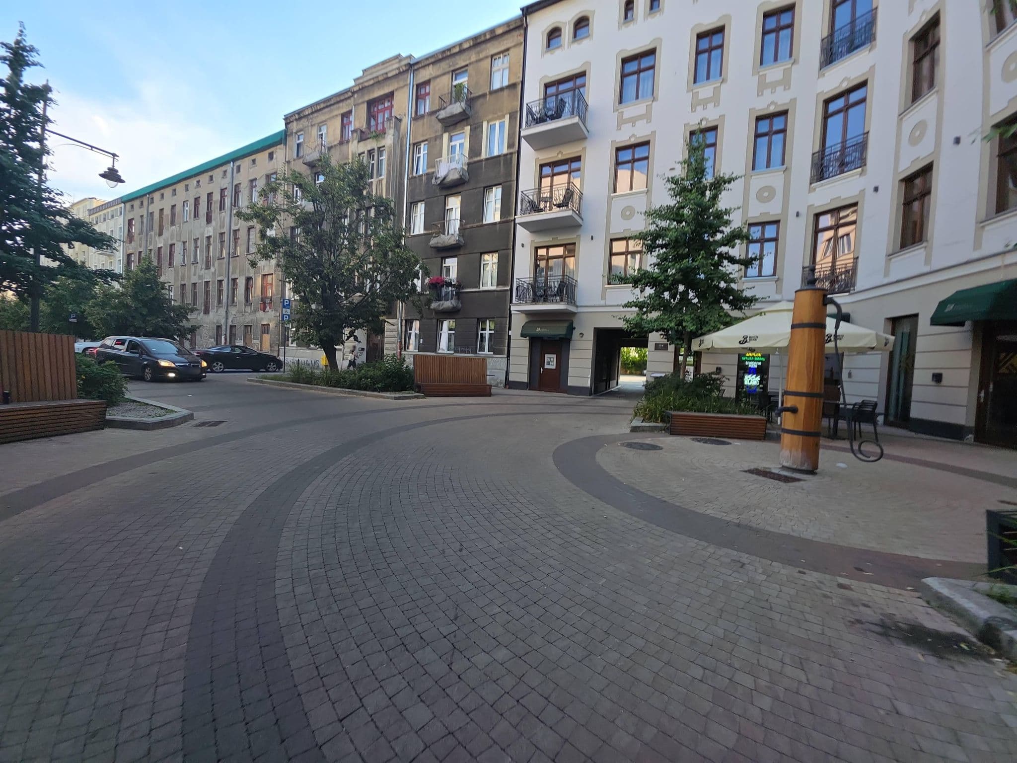 Street view near Aparthotel Krzywa Kamienica, Łódź